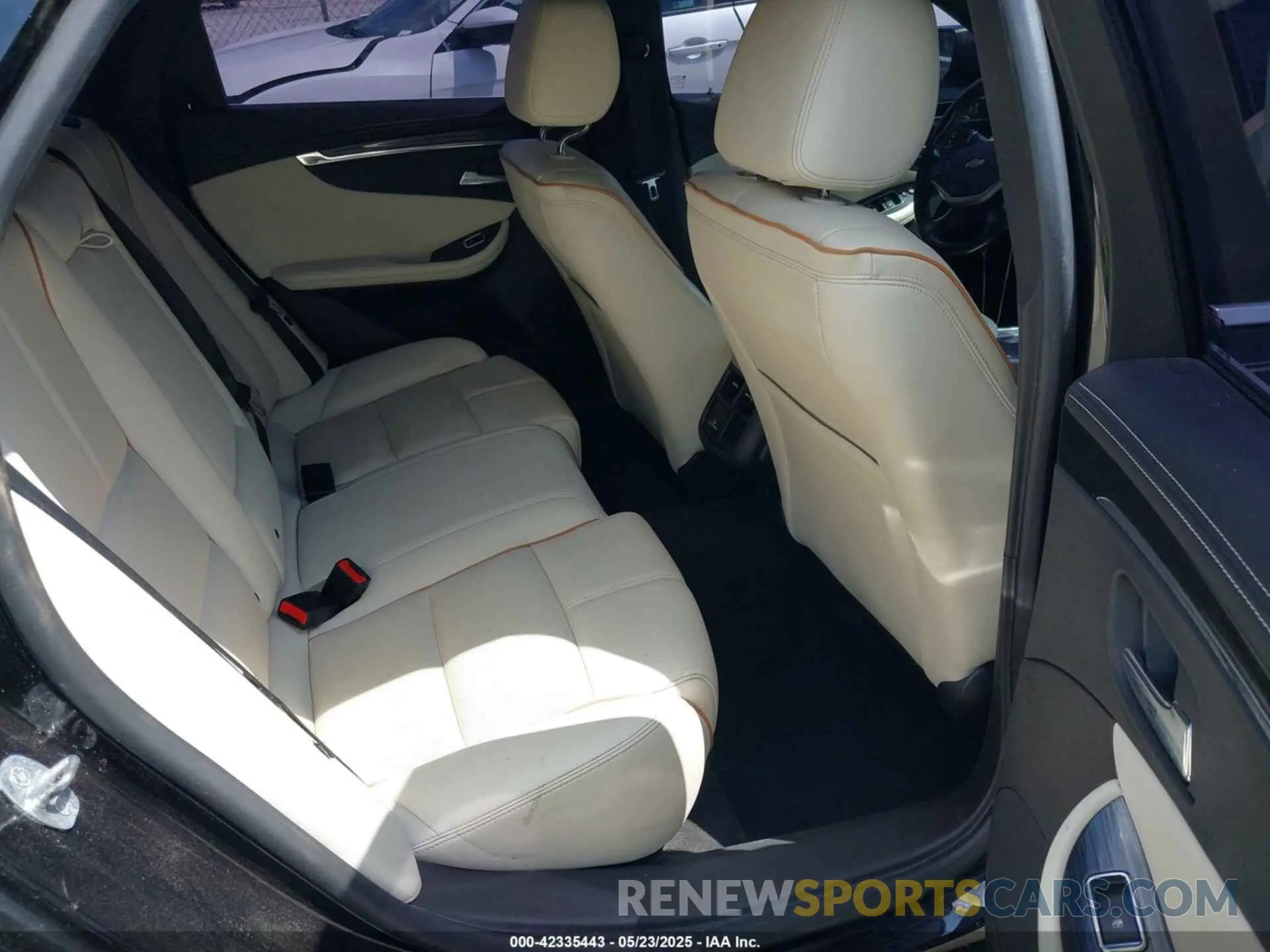 8 Photograph of a damaged car 2G1105S35K9109533 CHEVROLET IMPALA 2019