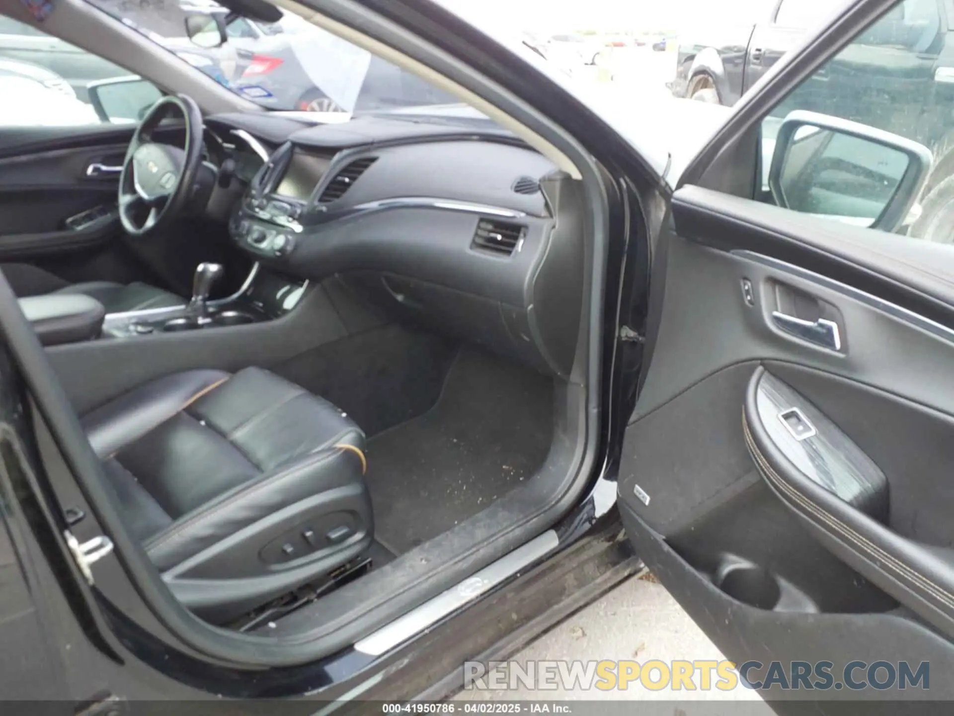 5 Photograph of a damaged car 2G1105S35K9152527 CHEVROLET IMPALA 2019