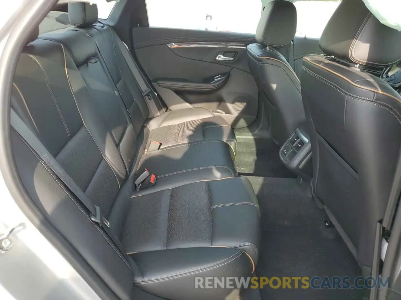 10 Photograph of a damaged car 2G1105S38K9108389 CHEVROLET IMPALA 2019