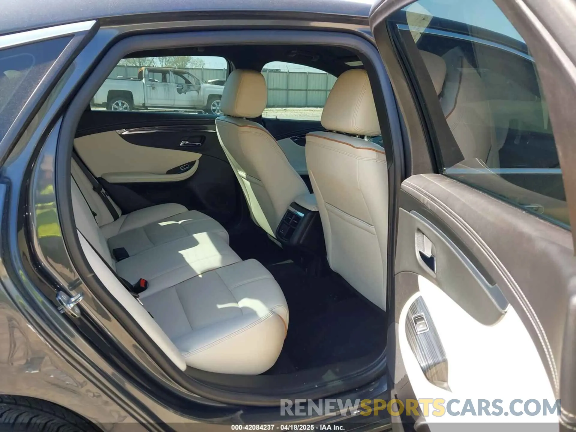 8 Photograph of a damaged car 2G1105S3XK9104618 CHEVROLET IMPALA 2019