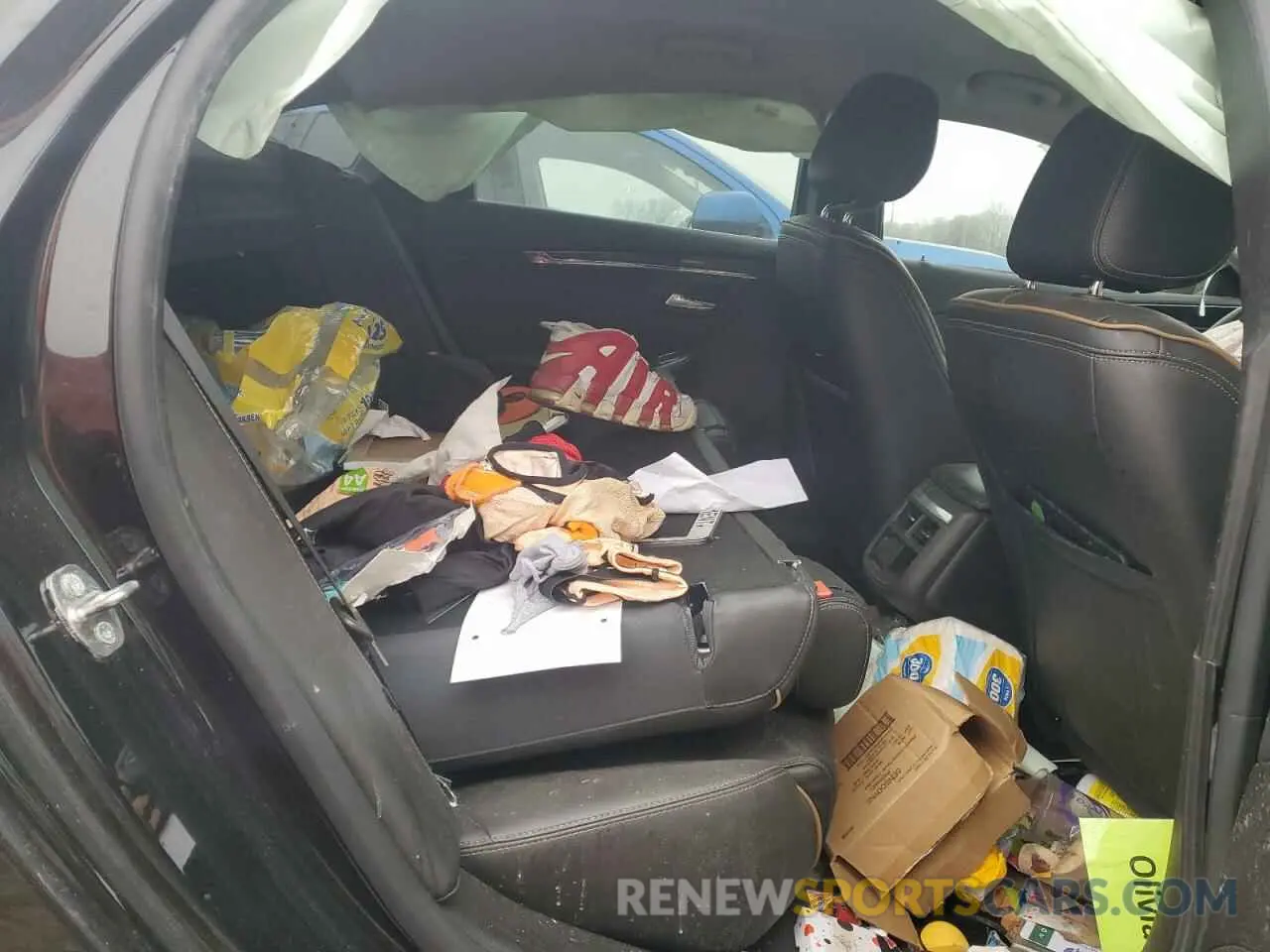 11 Photograph of a damaged car 2G1105S3XK9136260 CHEVROLET IMPALA 2019