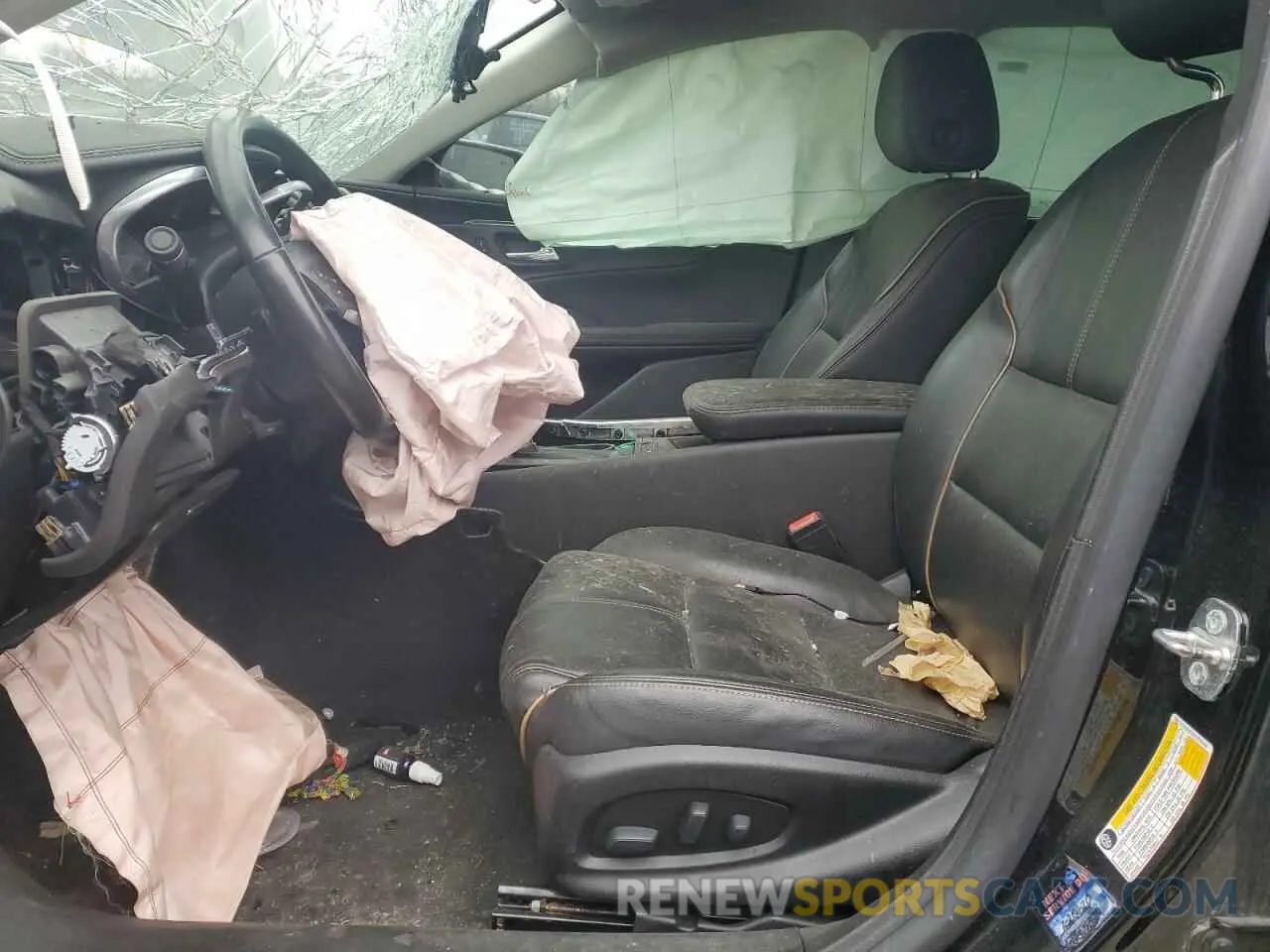 7 Photograph of a damaged car 2G1105S3XK9136260 CHEVROLET IMPALA 2019