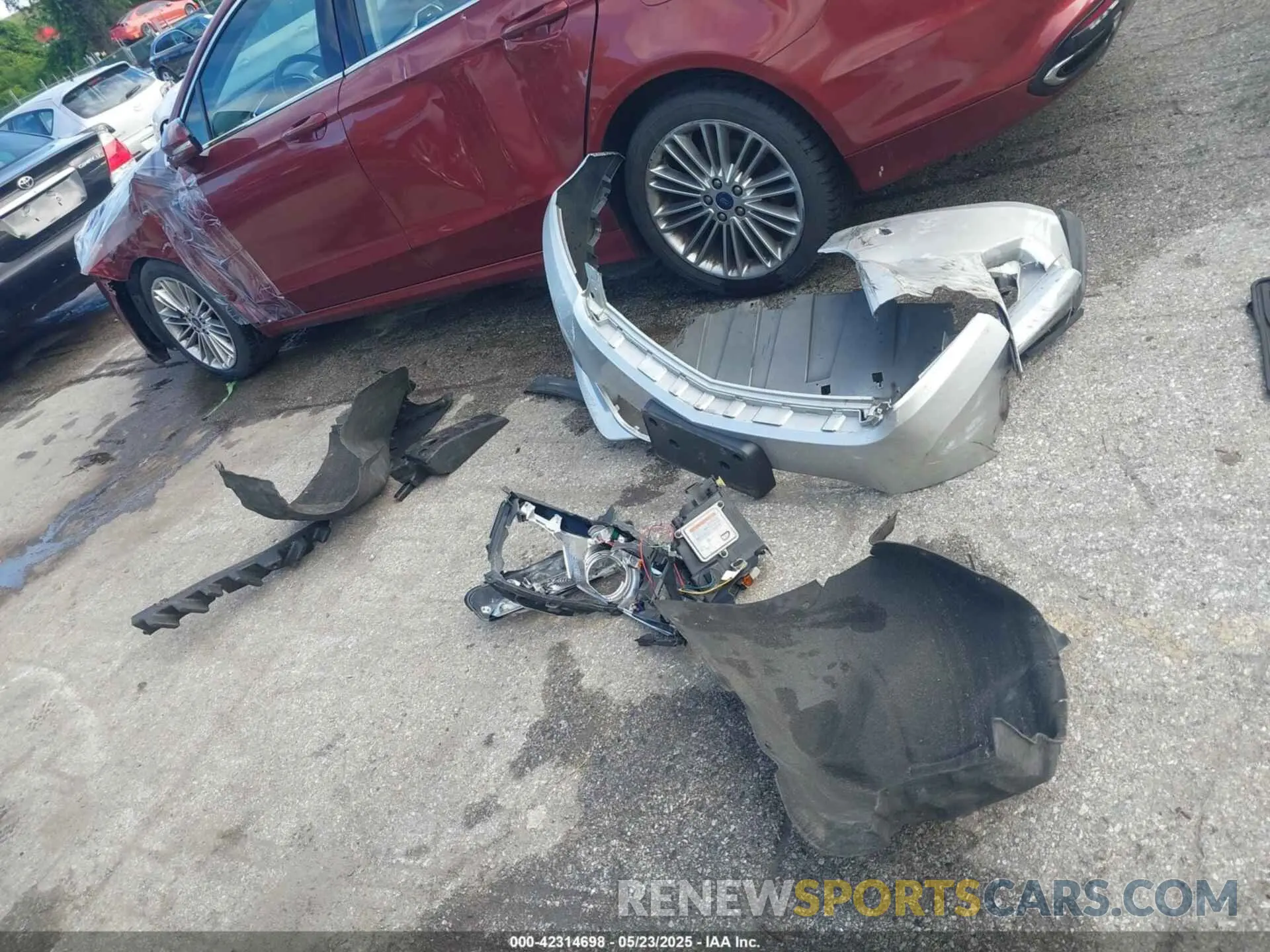 12 Photograph of a damaged car 2G1105S3XK9136680 CHEVROLET IMPALA 2019
