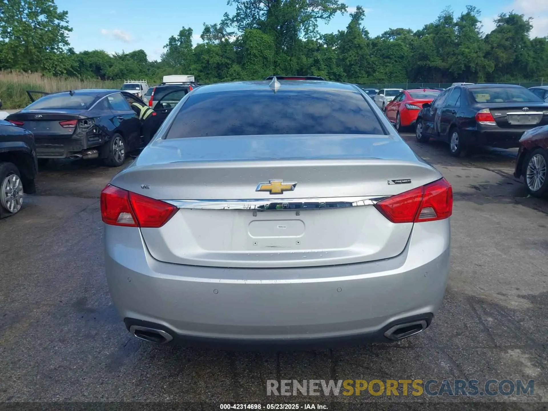 17 Photograph of a damaged car 2G1105S3XK9136680 CHEVROLET IMPALA 2019