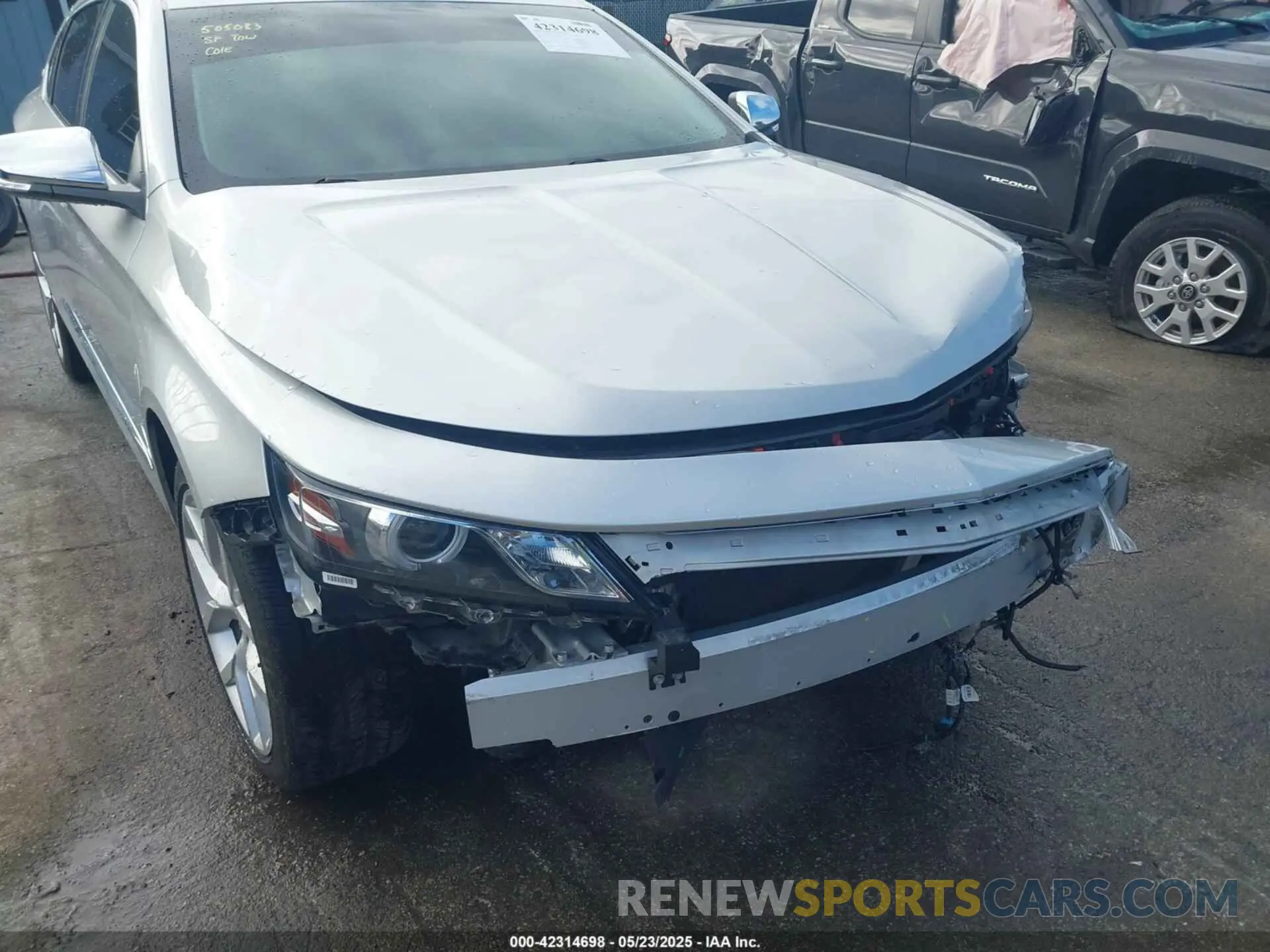 18 Photograph of a damaged car 2G1105S3XK9136680 CHEVROLET IMPALA 2019