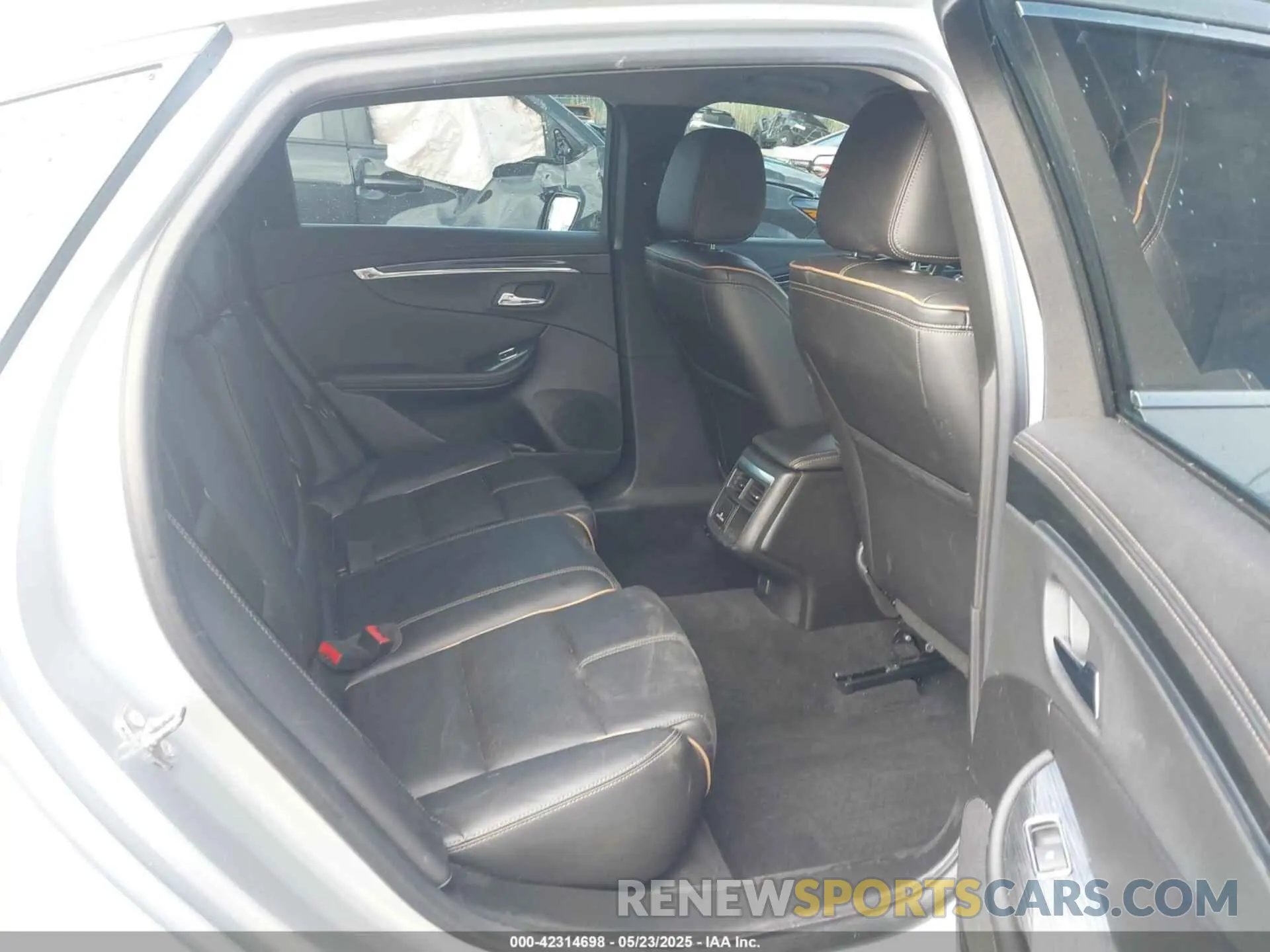 8 Photograph of a damaged car 2G1105S3XK9136680 CHEVROLET IMPALA 2019