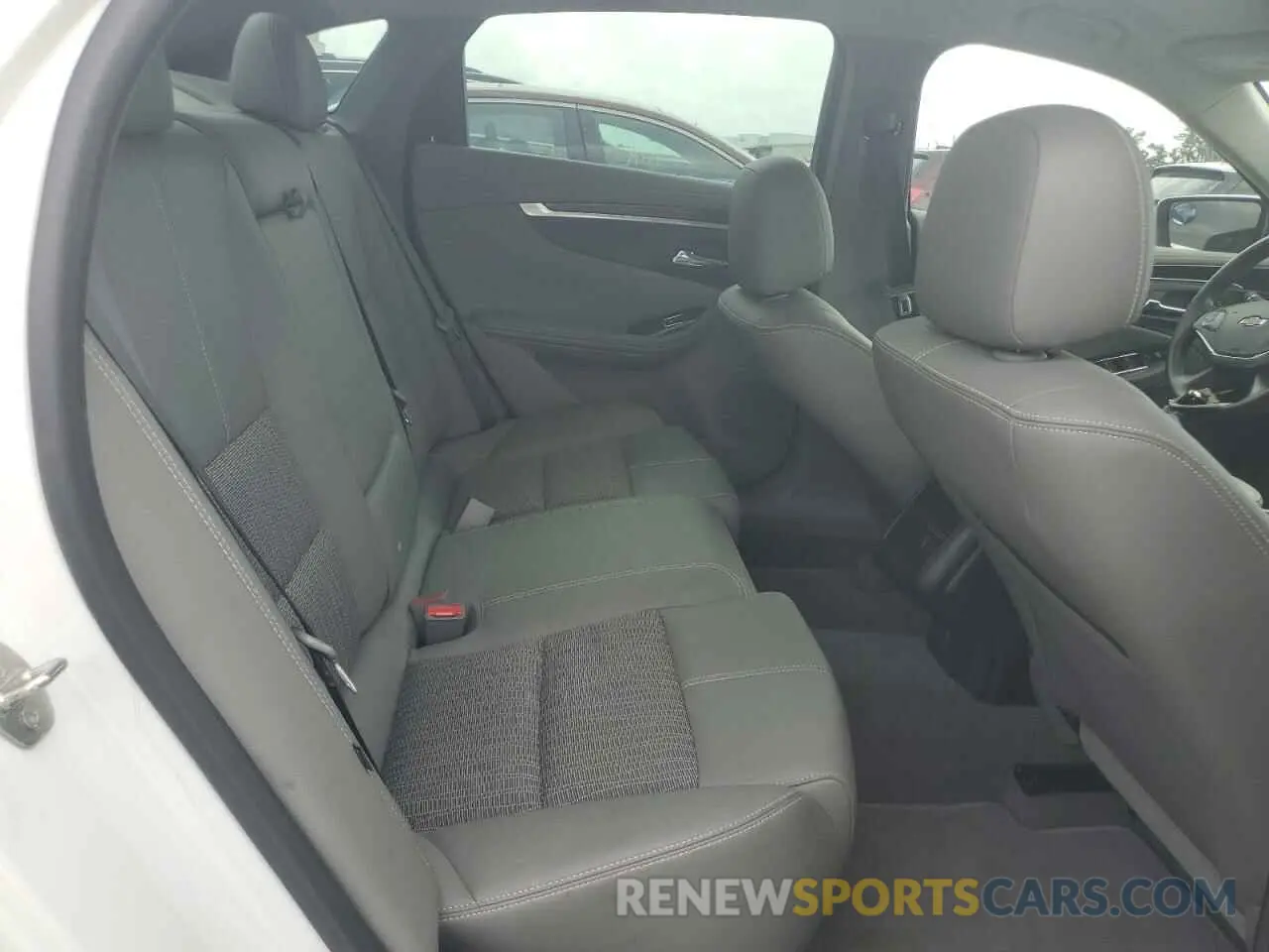 10 Photograph of a damaged car 2G11X5S33K9109350 CHEVROLET IMPALA 2019