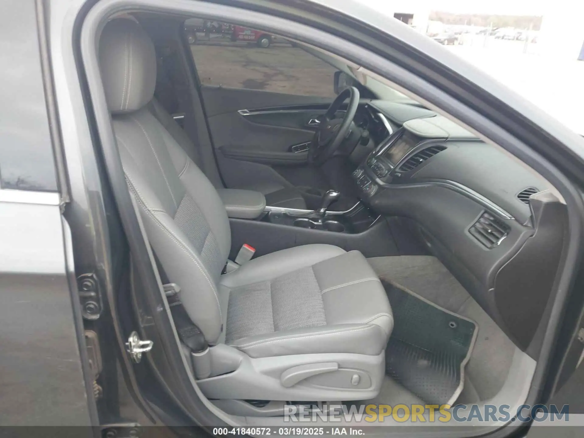 5 Photograph of a damaged car 2G11Y5S30K9129181 CHEVROLET IMPALA 2019