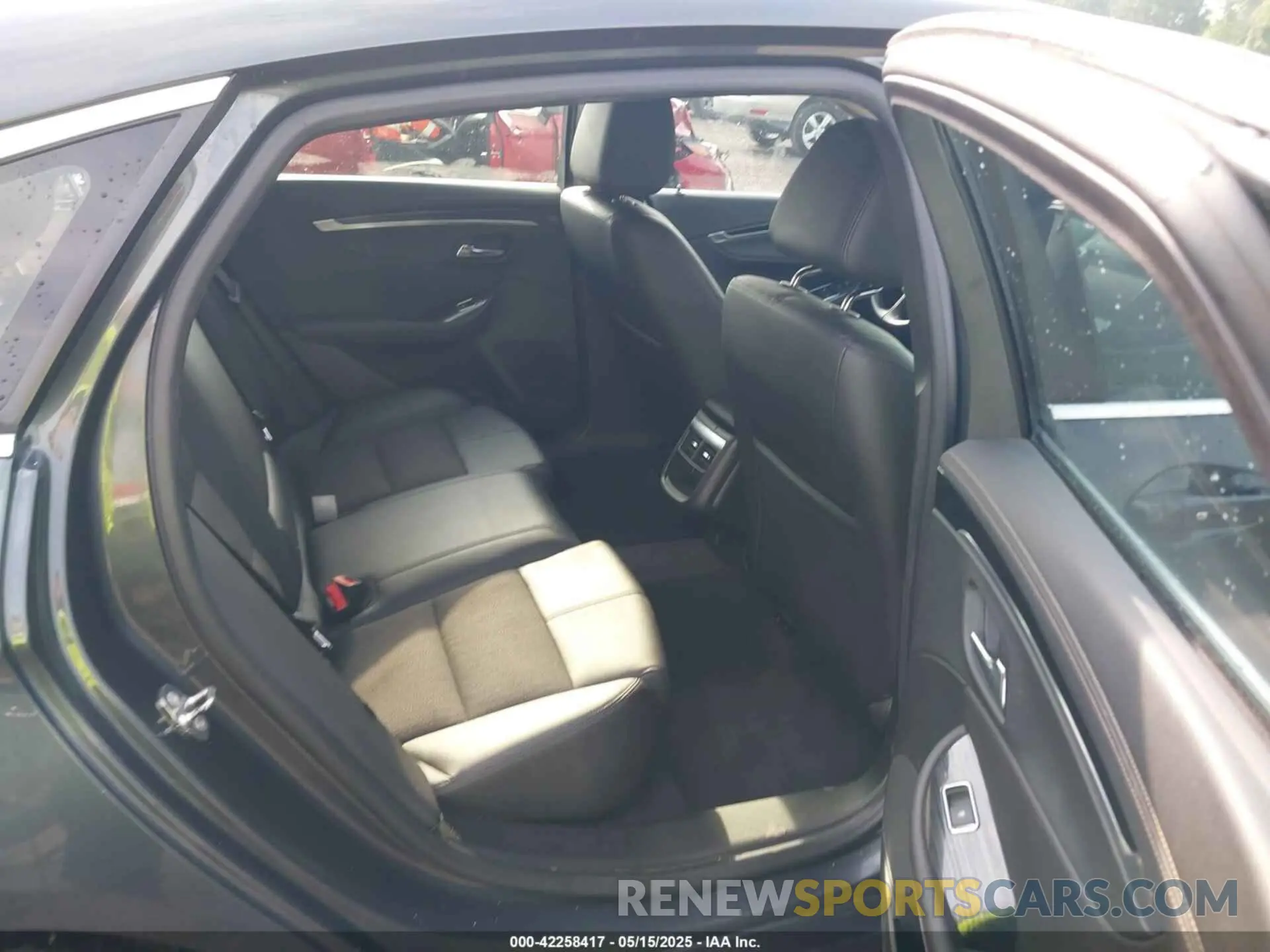 8 Photograph of a damaged car 2G11Z5S30K9104021 CHEVROLET IMPALA 2019