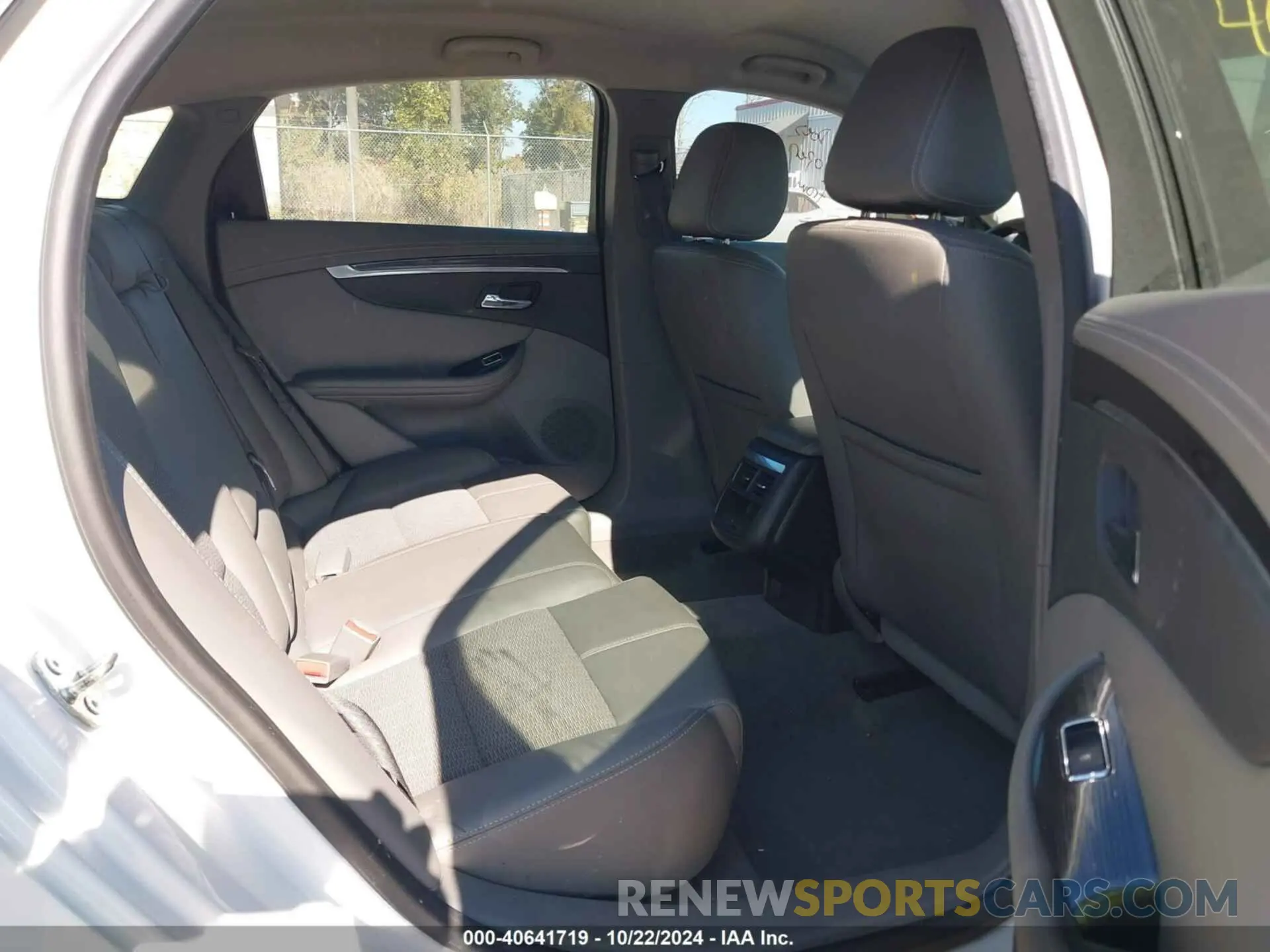 8 Photograph of a damaged car 2G11Z5S31K9115285 CHEVROLET IMPALA 2019