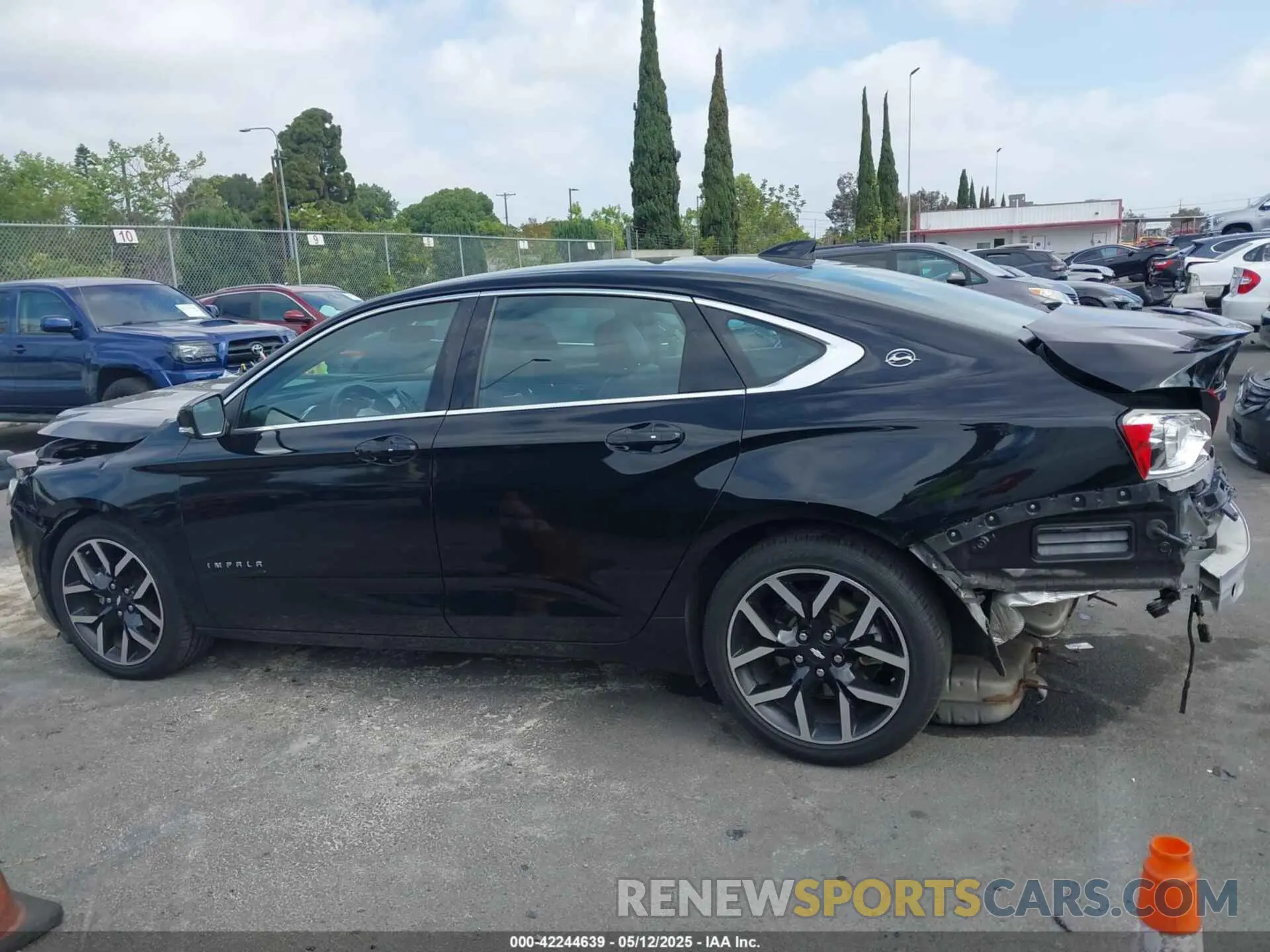 14 Photograph of a damaged car 2G11Z5S31K9121023 CHEVROLET IMPALA 2019