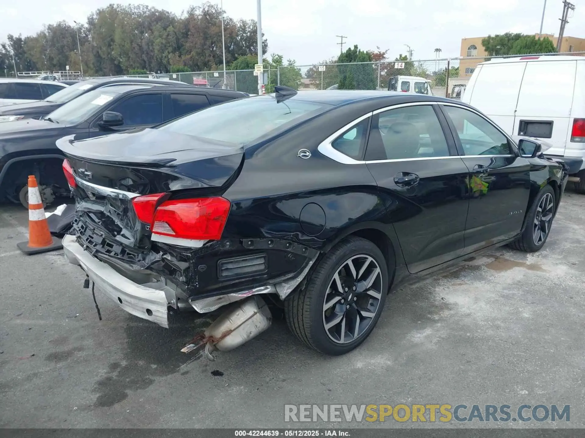 4 Photograph of a damaged car 2G11Z5S31K9121023 CHEVROLET IMPALA 2019
