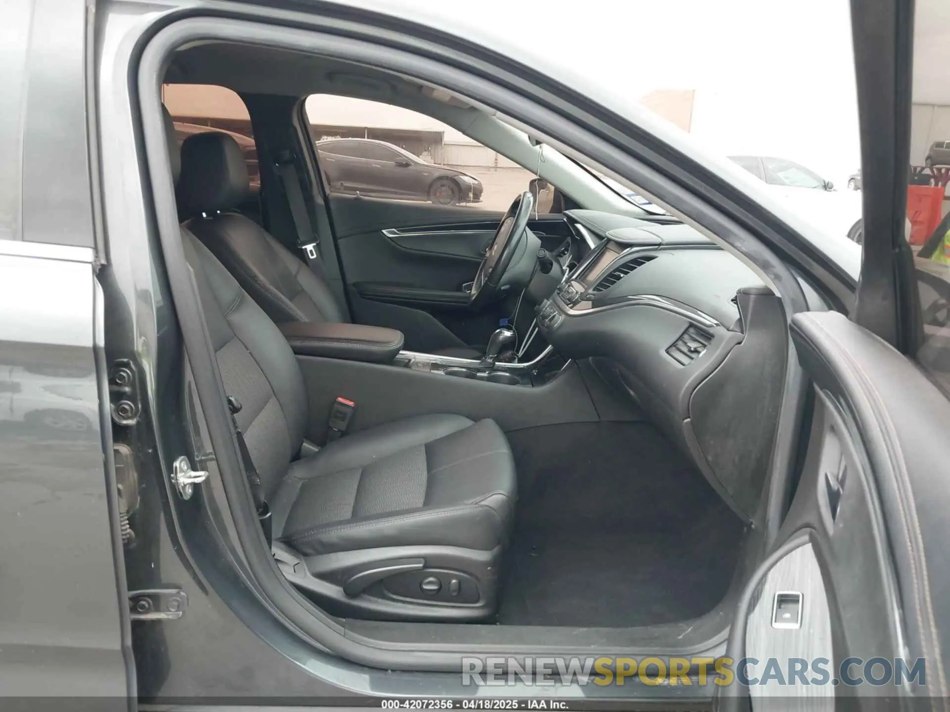 5 Photograph of a damaged car 2G11Z5S32K9117353 CHEVROLET IMPALA 2019