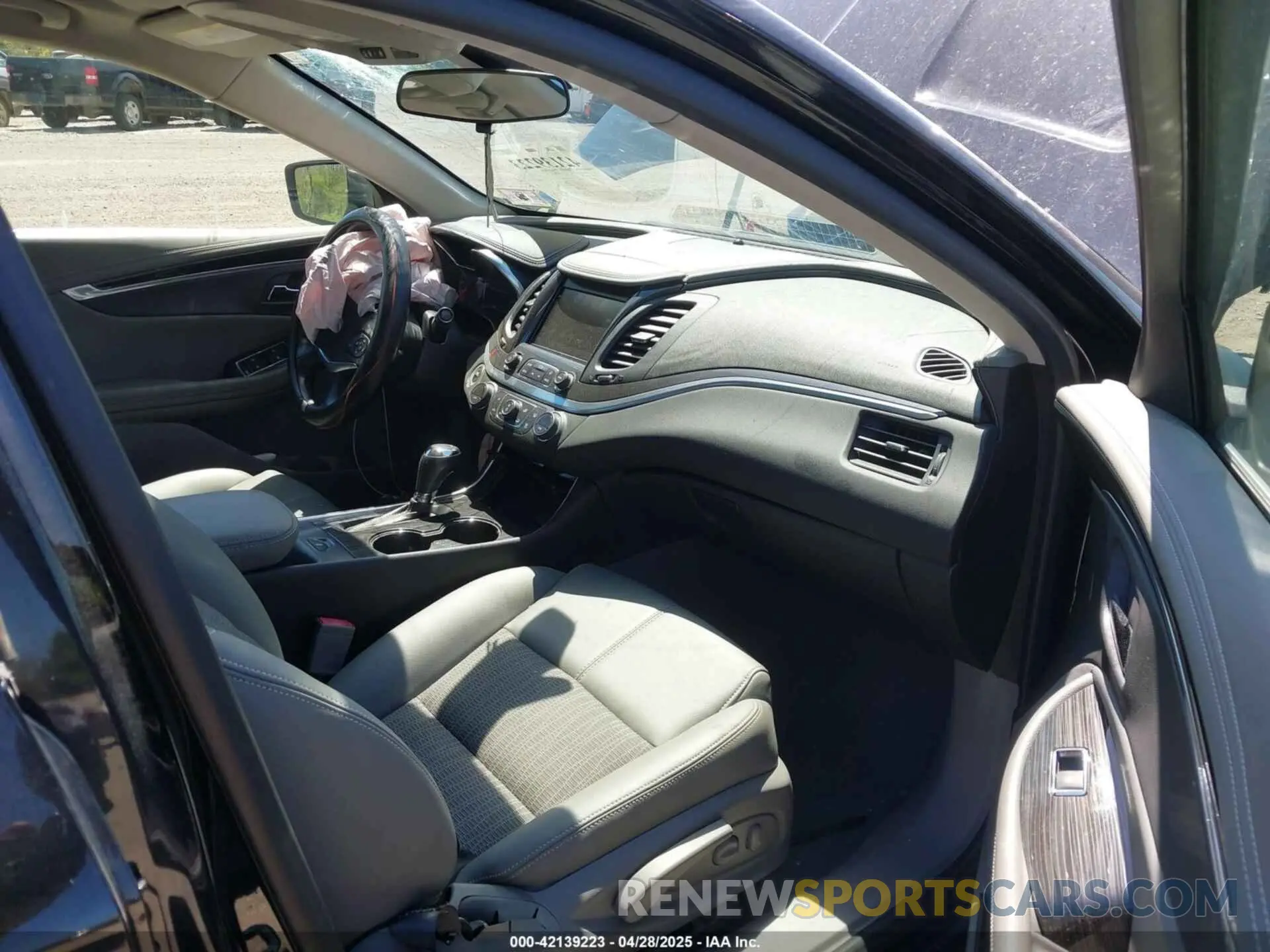 5 Photograph of a damaged car 2G11Z5S33K9103669 CHEVROLET IMPALA 2019