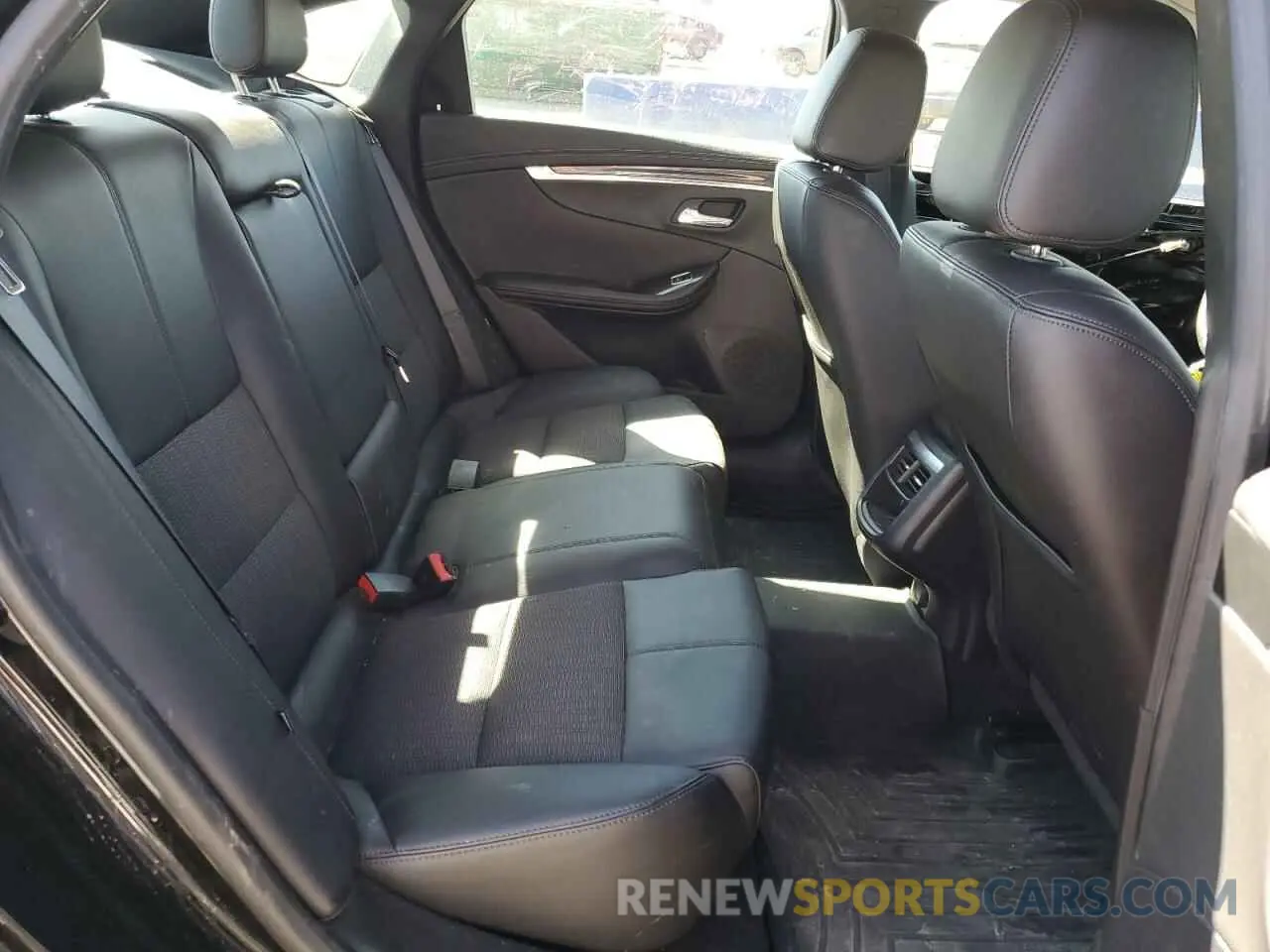 10 Photograph of a damaged car 2G11Z5S33K9113330 CHEVROLET IMPALA 2019