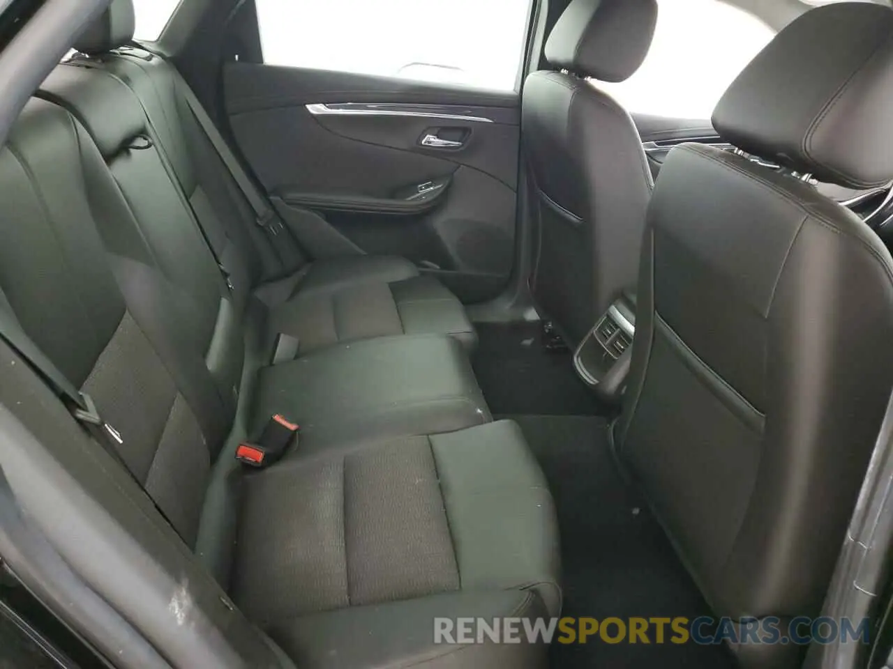 10 Photograph of a damaged car 2G11Z5S33K9143668 CHEVROLET IMPALA 2019