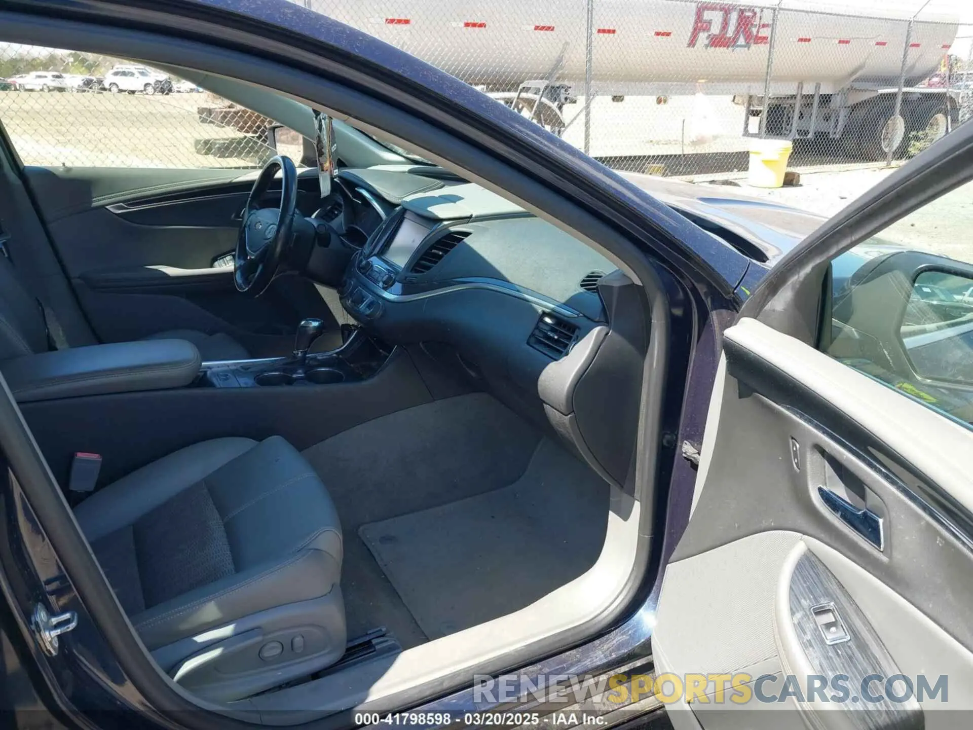 5 Photograph of a damaged car 2G11Z5S34K9119704 CHEVROLET IMPALA 2019