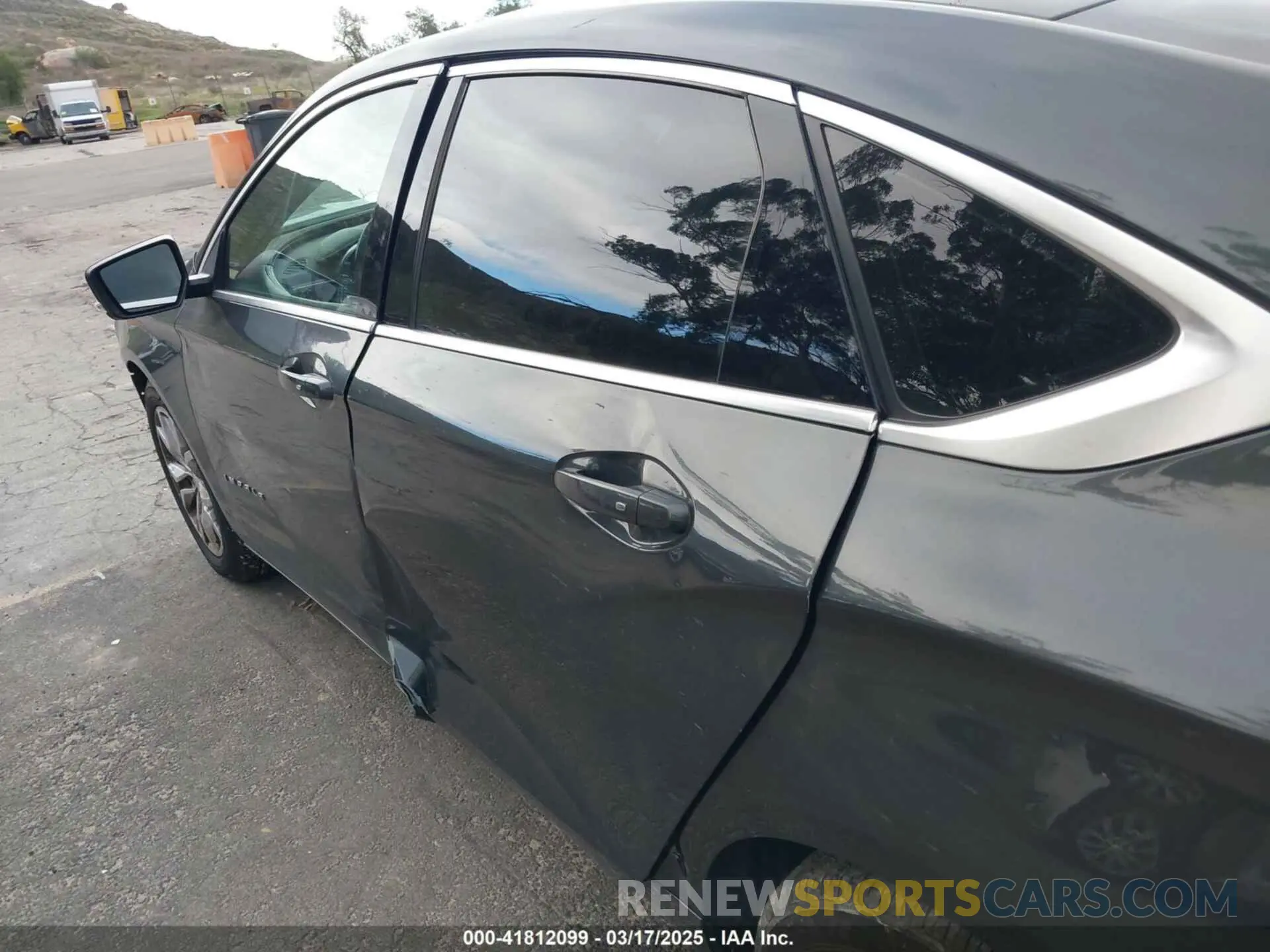 17 Photograph of a damaged car 2G11Z5S39K9103675 CHEVROLET IMPALA 2019
