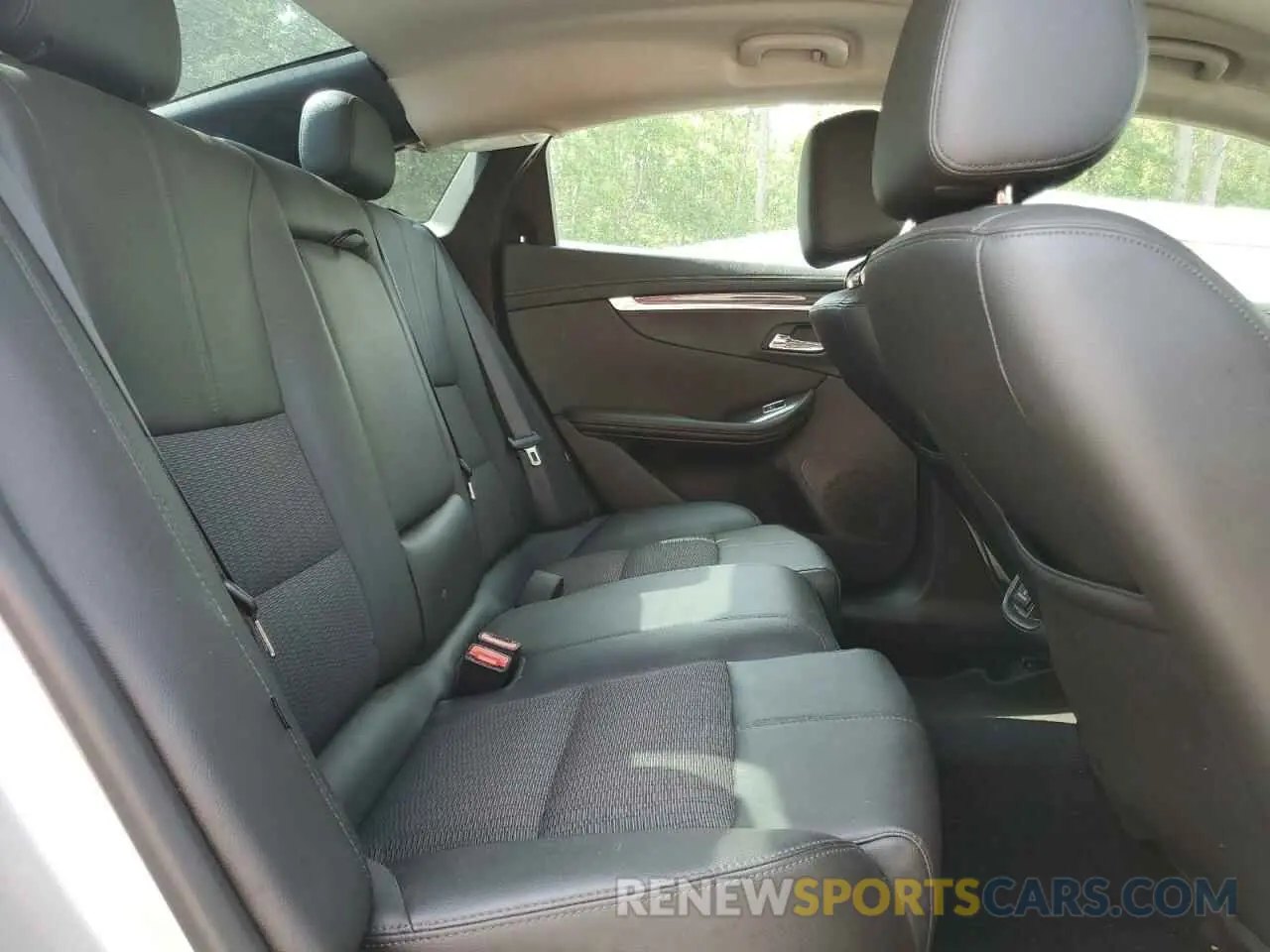 10 Photograph of a damaged car 2G11Z5S39K9133646 CHEVROLET IMPALA 2019