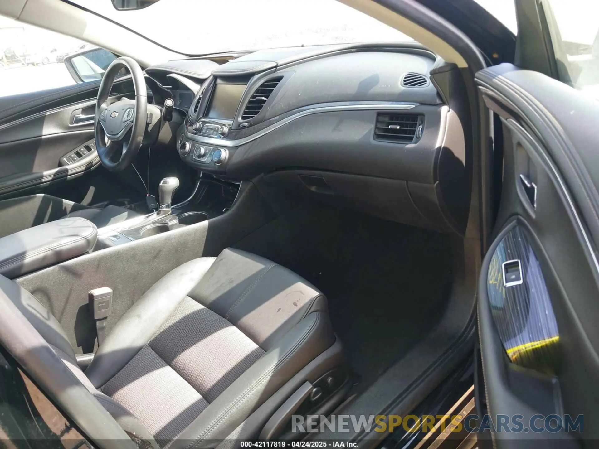 5 Photograph of a damaged car 2G11Z5SA3K9162008 CHEVROLET IMPALA 2019