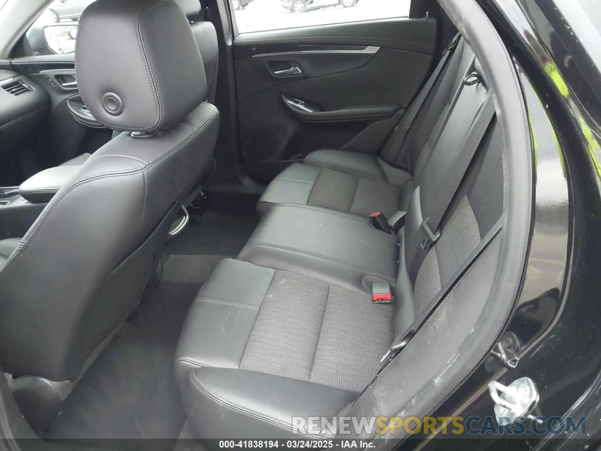 8 Photograph of a damaged car 2G11Z5SA4K9111486 CHEVROLET IMPALA 2019