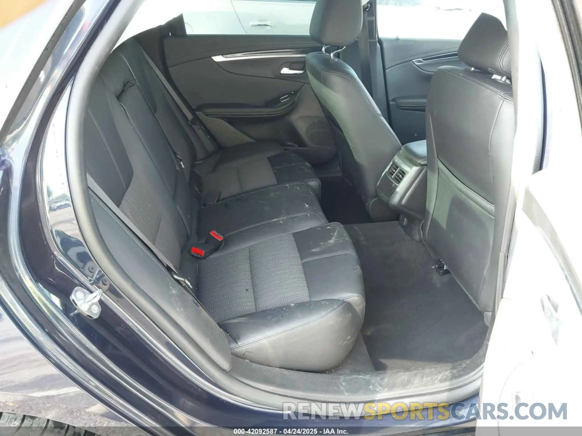 8 Photograph of a damaged car 2G11Z5SAXK9151684 CHEVROLET IMPALA 2019