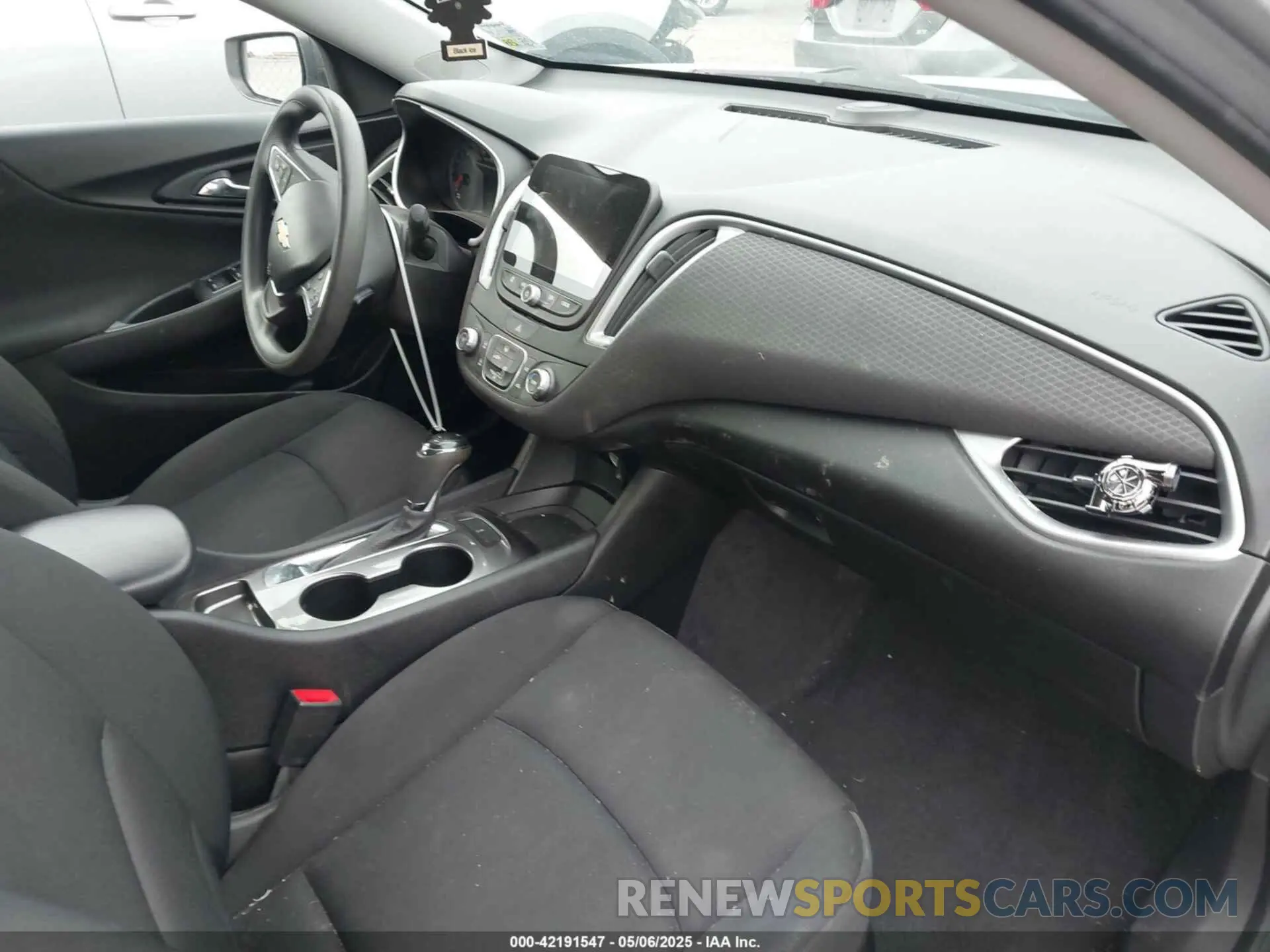 5 Photograph of a damaged car 1G1ZB5ST0KF105345 CHEVROLET MALIBU 2019