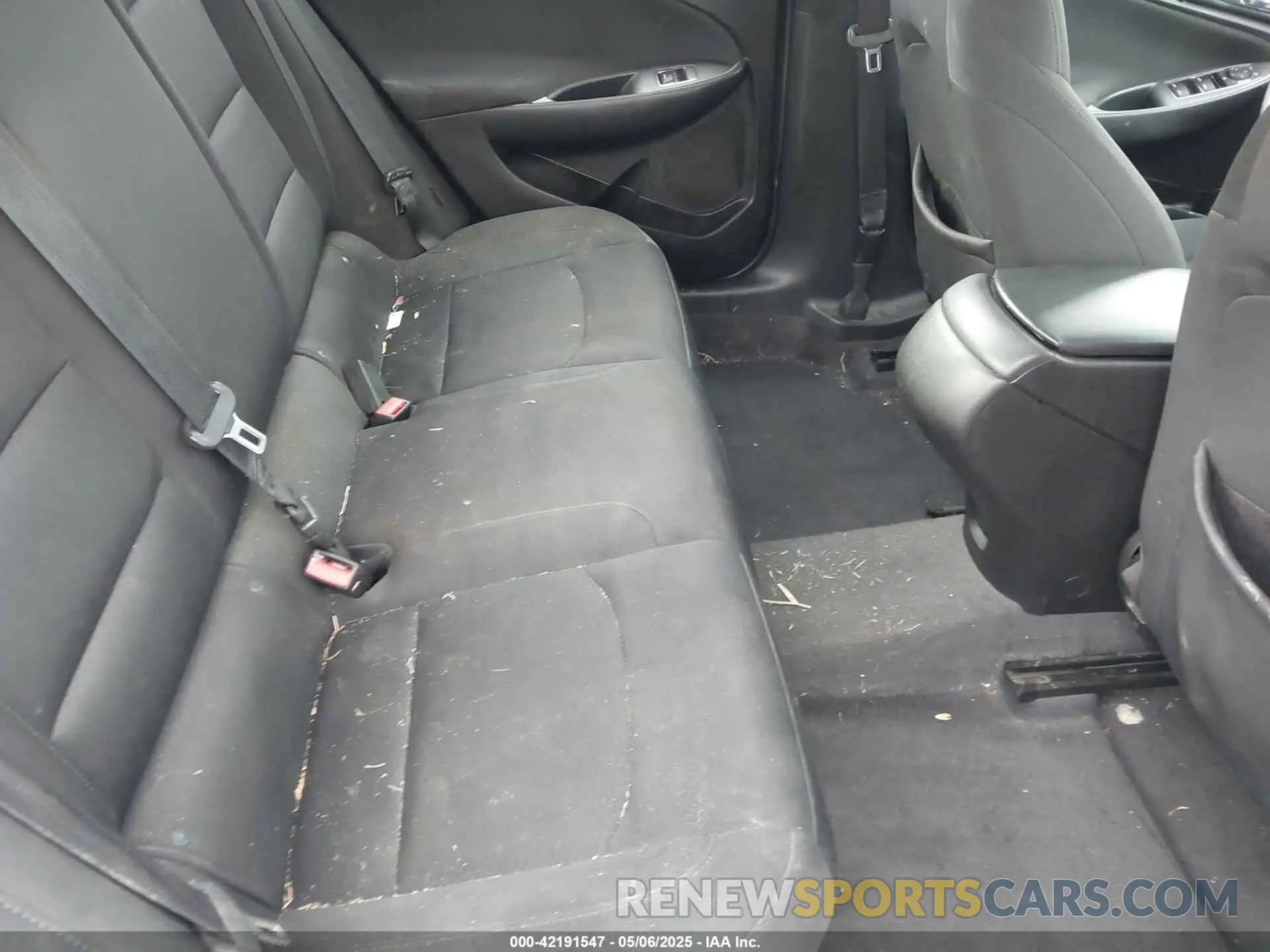 8 Photograph of a damaged car 1G1ZB5ST0KF105345 CHEVROLET MALIBU 2019