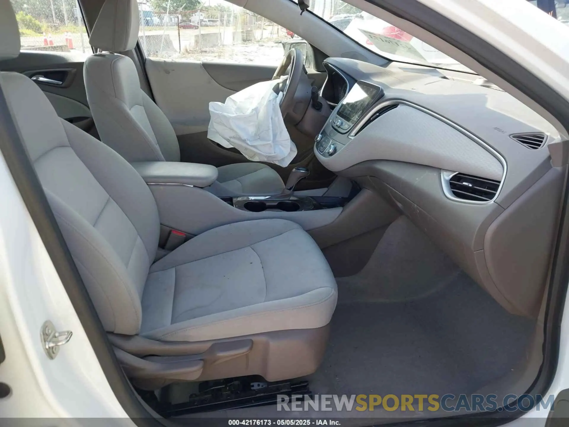 5 Photograph of a damaged car 1G1ZB5ST1KF159401 CHEVROLET MALIBU 2019