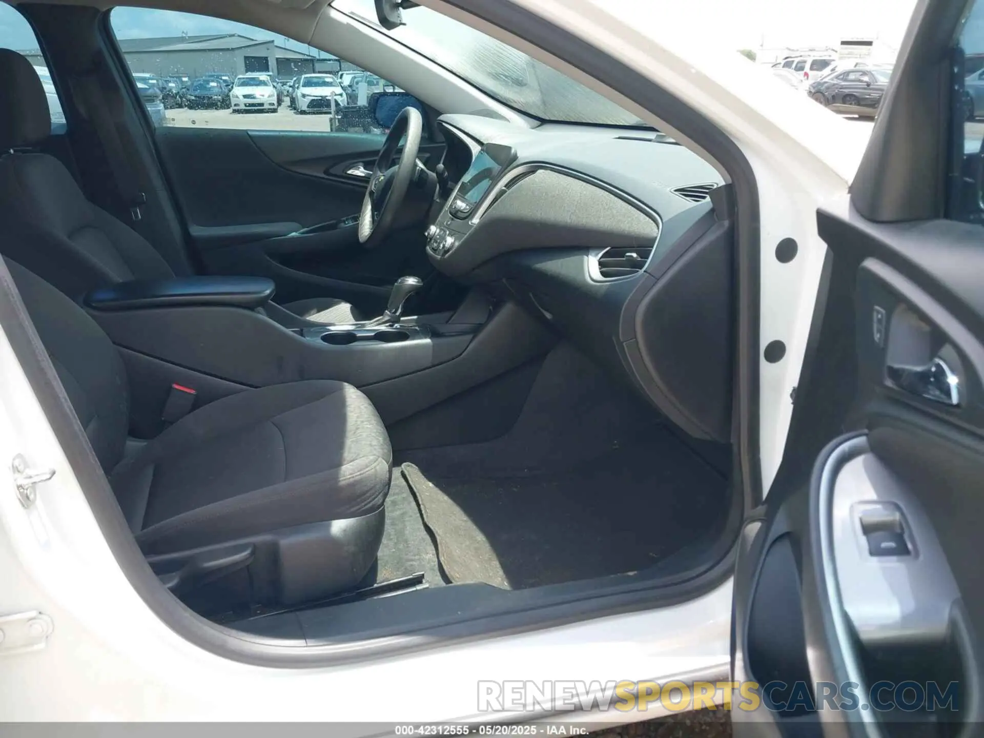 5 Photograph of a damaged car 1G1ZB5ST1KF198733 CHEVROLET MALIBU 2019