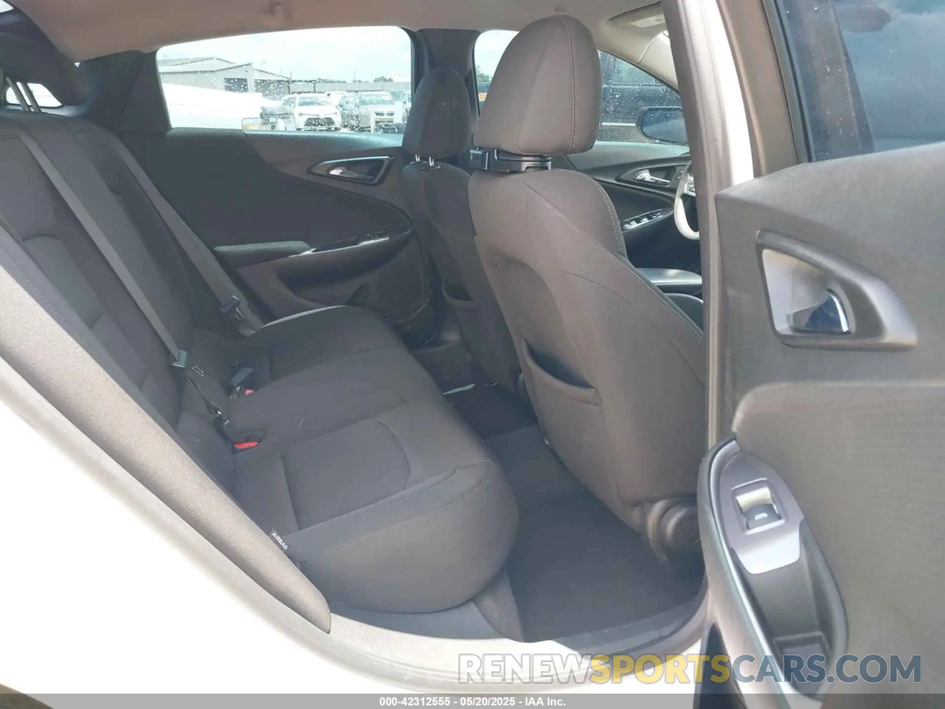 8 Photograph of a damaged car 1G1ZB5ST1KF198733 CHEVROLET MALIBU 2019