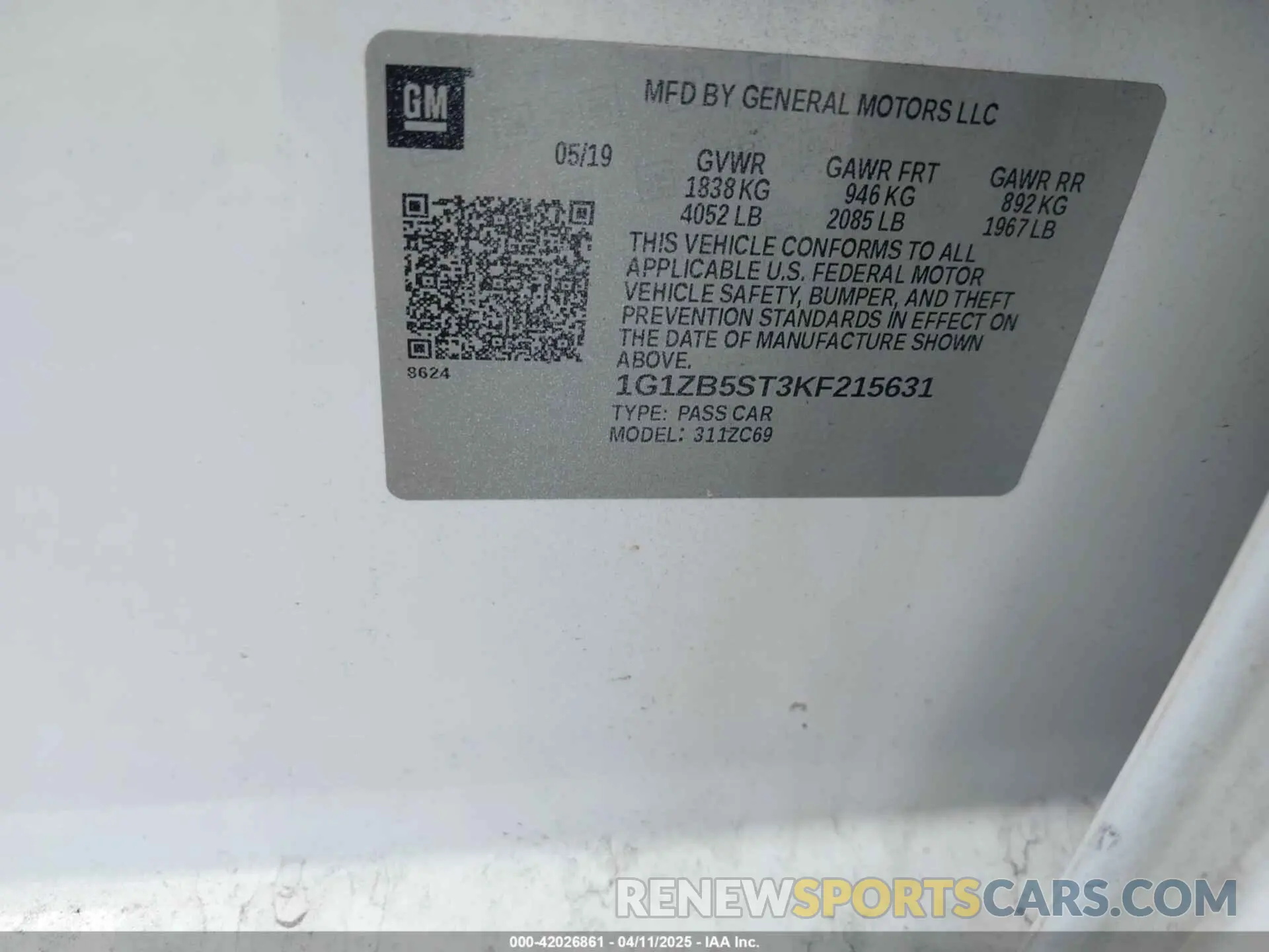 9 Photograph of a damaged car 1G1ZB5ST3KF215631 CHEVROLET MALIBU 2019