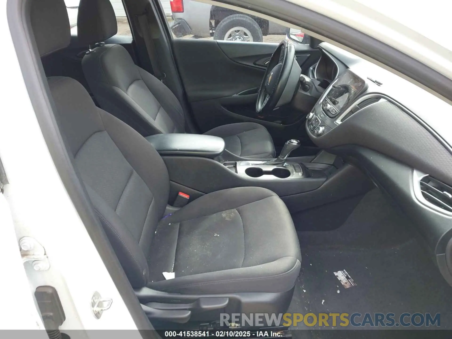 5 Photograph of a damaged car 1G1ZB5ST4KF115621 CHEVROLET MALIBU 2019