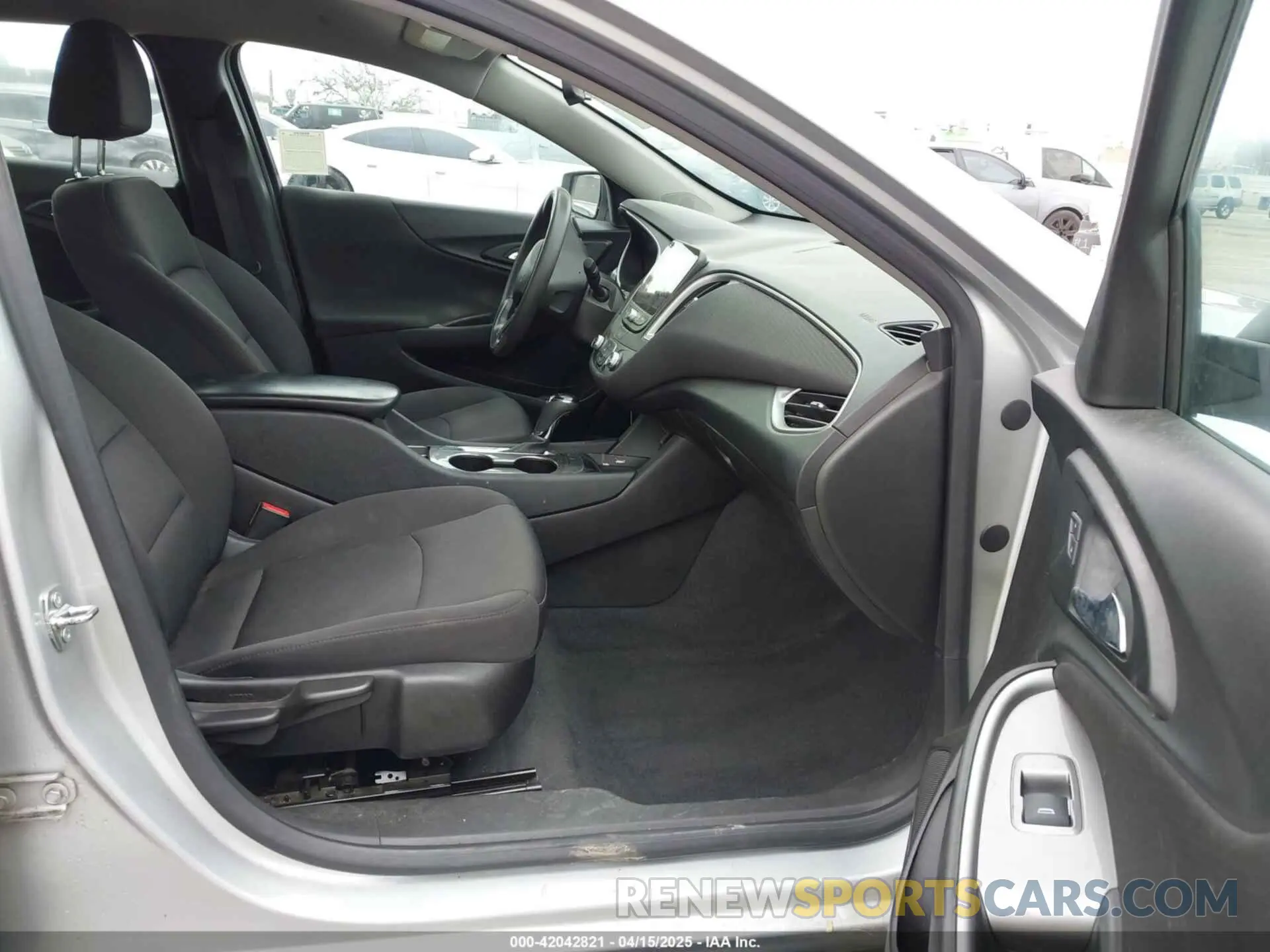 5 Photograph of a damaged car 1G1ZB5ST5KF144156 CHEVROLET MALIBU 2019