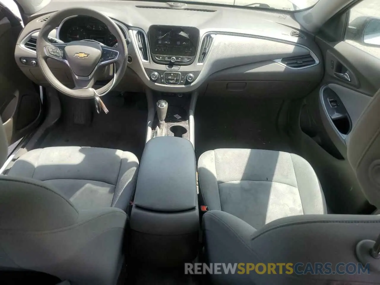 8 Photograph of a damaged car 1G1ZC5ST0KF200095 CHEVROLET MALIBU 2019