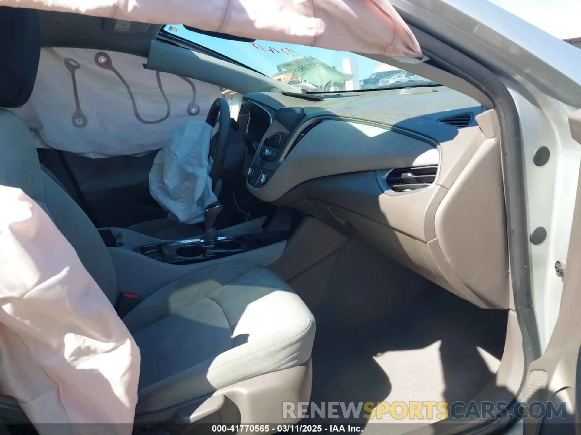 5 Photograph of a damaged car 1G1ZC5ST1KF210196 CHEVROLET MALIBU 2019