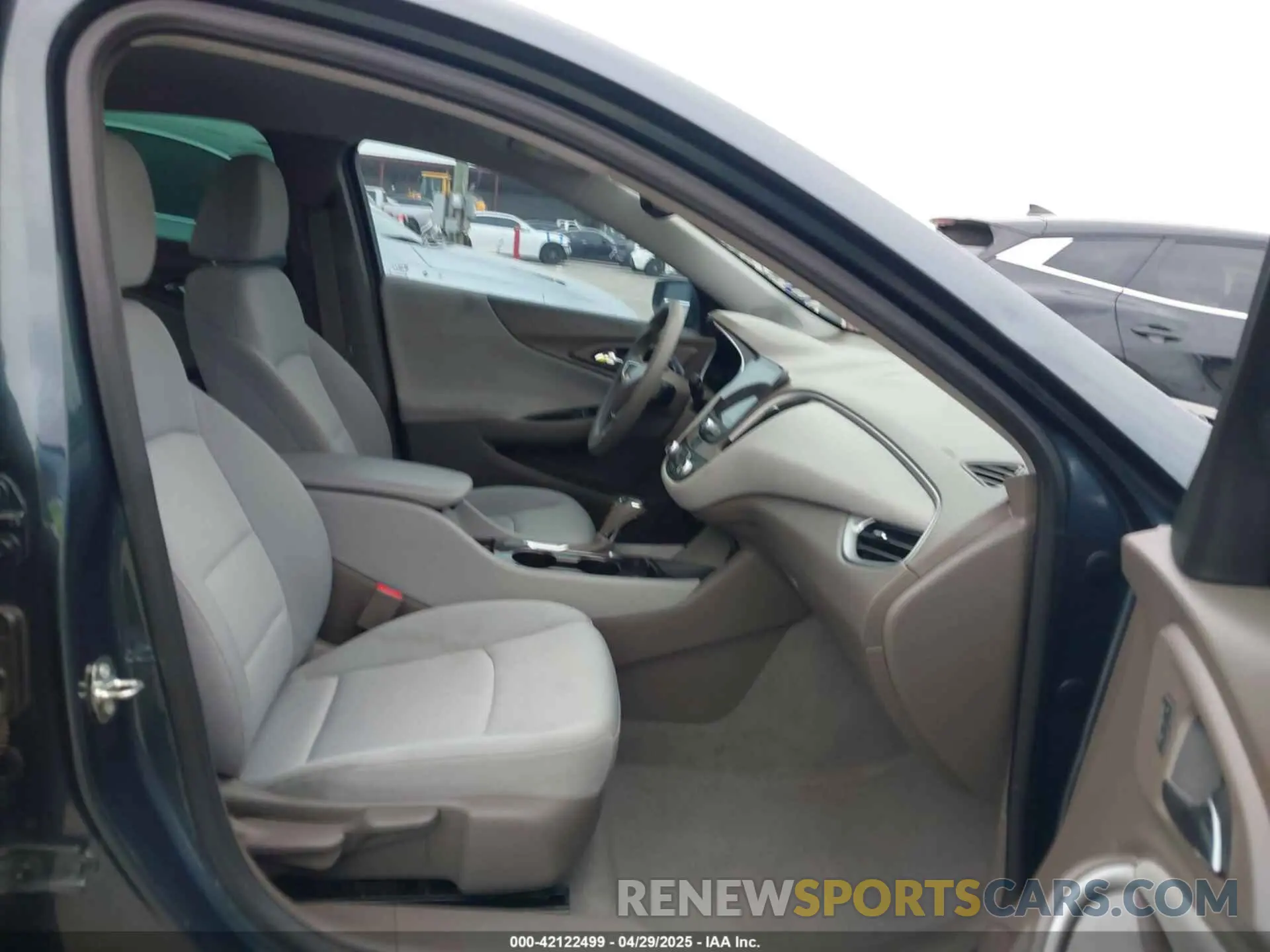 5 Photograph of a damaged car 1G1ZC5ST2KF184322 CHEVROLET MALIBU 2019
