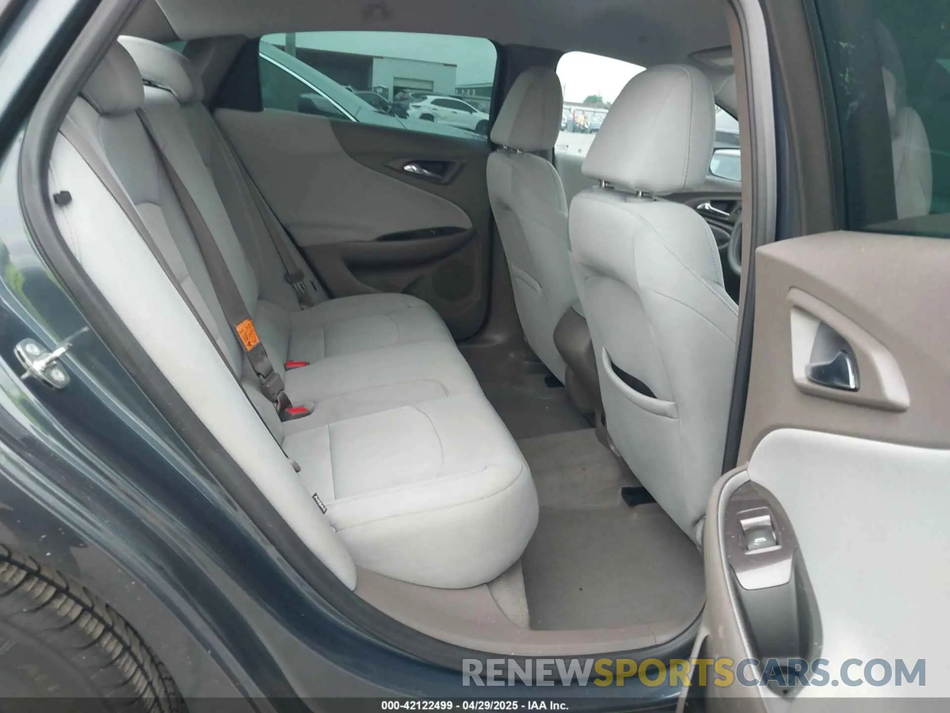 8 Photograph of a damaged car 1G1ZC5ST2KF184322 CHEVROLET MALIBU 2019