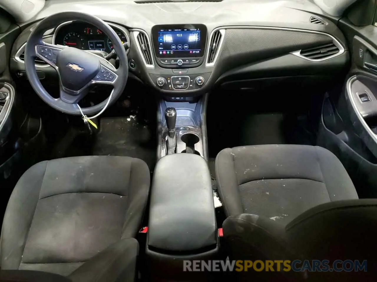 8 Photograph of a damaged car 1G1ZC5ST4KF183365 CHEVROLET MALIBU 2019