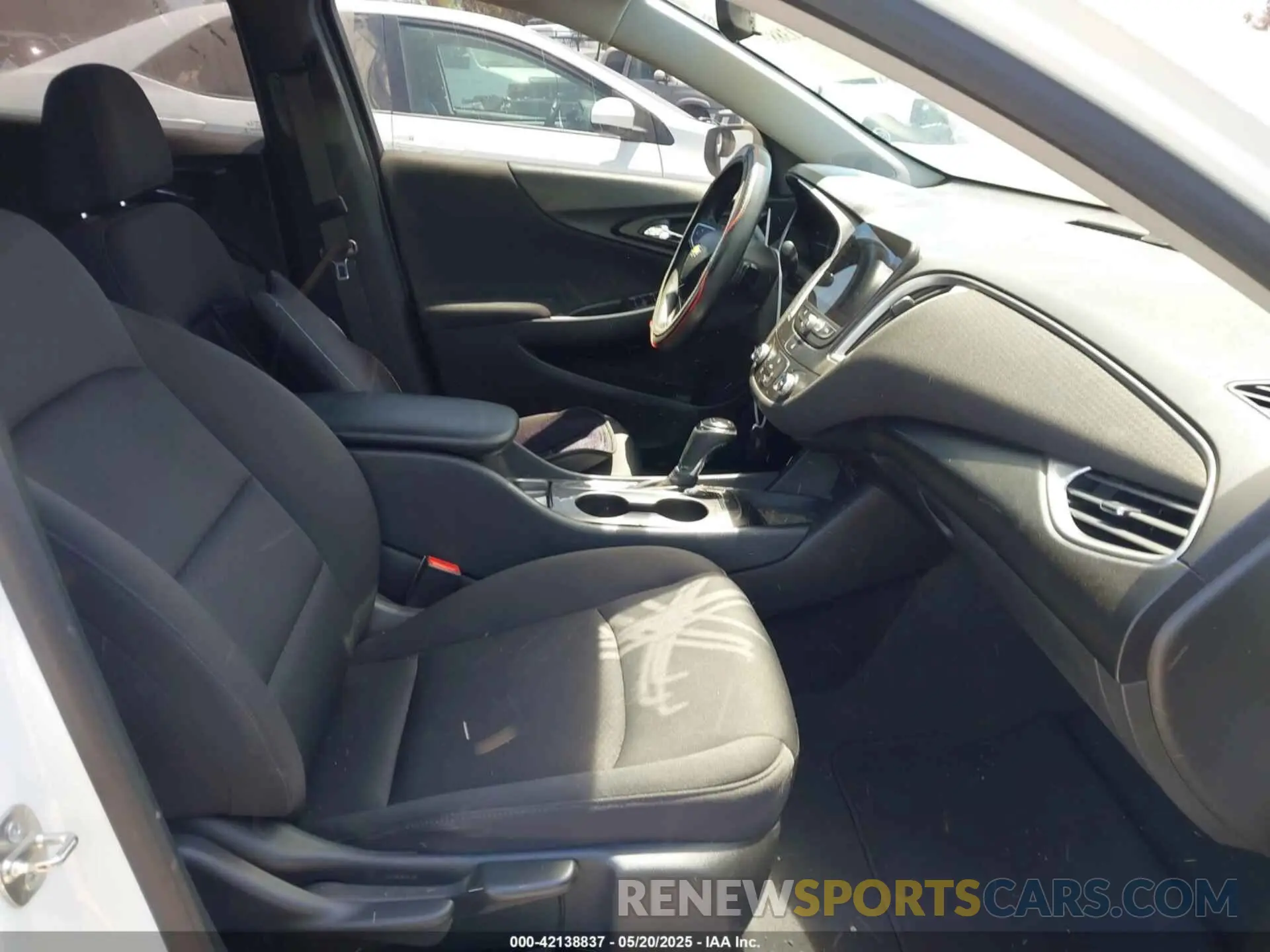 5 Photograph of a damaged car 1G1ZC5ST5KF111073 CHEVROLET MALIBU 2019