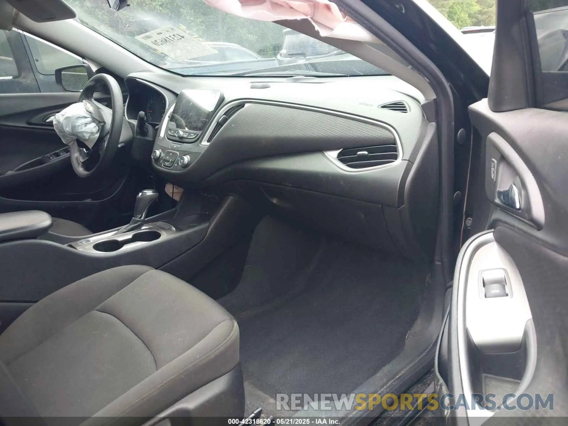 5 Photograph of a damaged car 1G1ZC5ST6KF181875 CHEVROLET MALIBU 2019