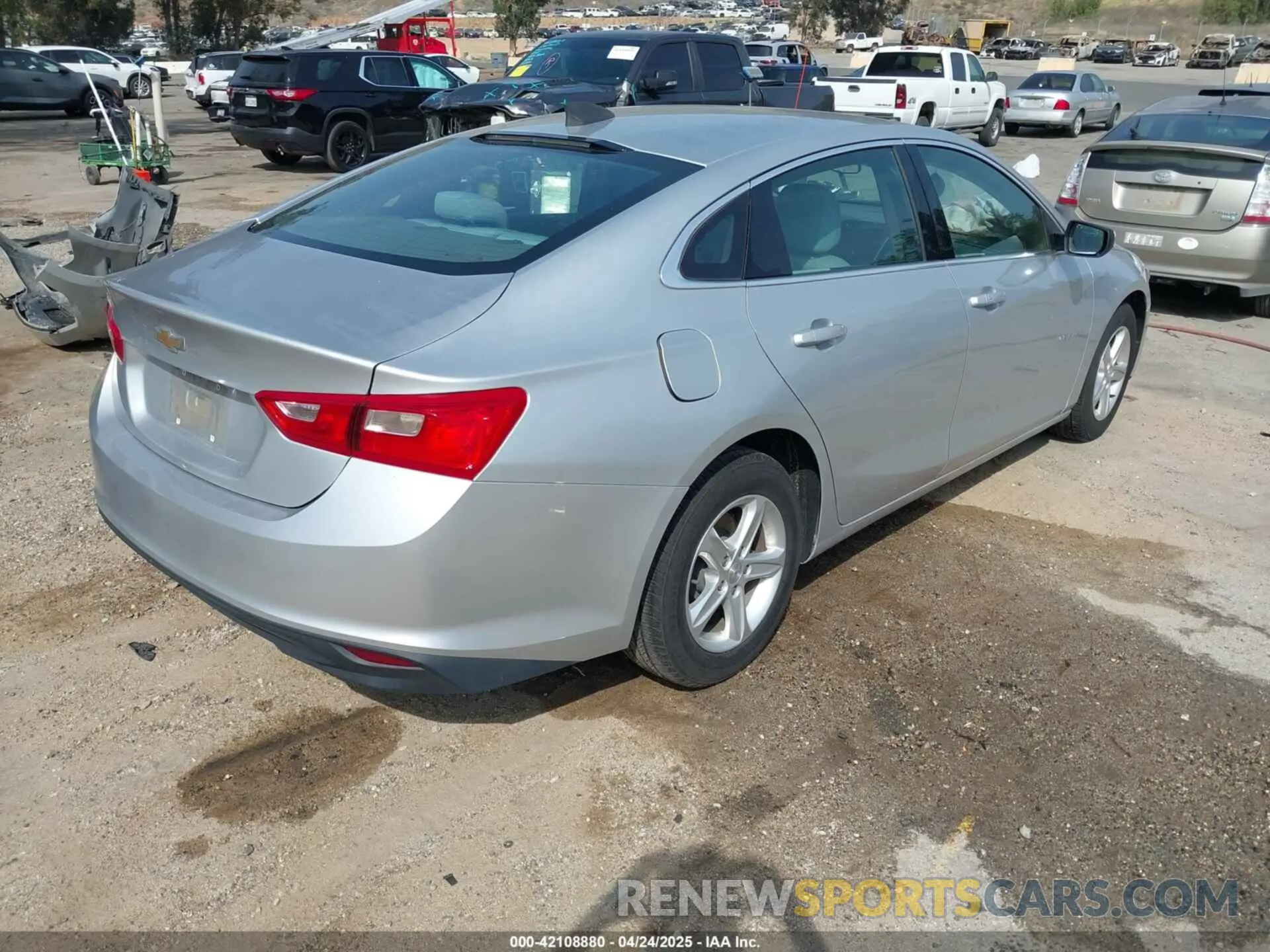 4 Photograph of a damaged car 1G1ZC5ST7KF184946 CHEVROLET MALIBU 2019