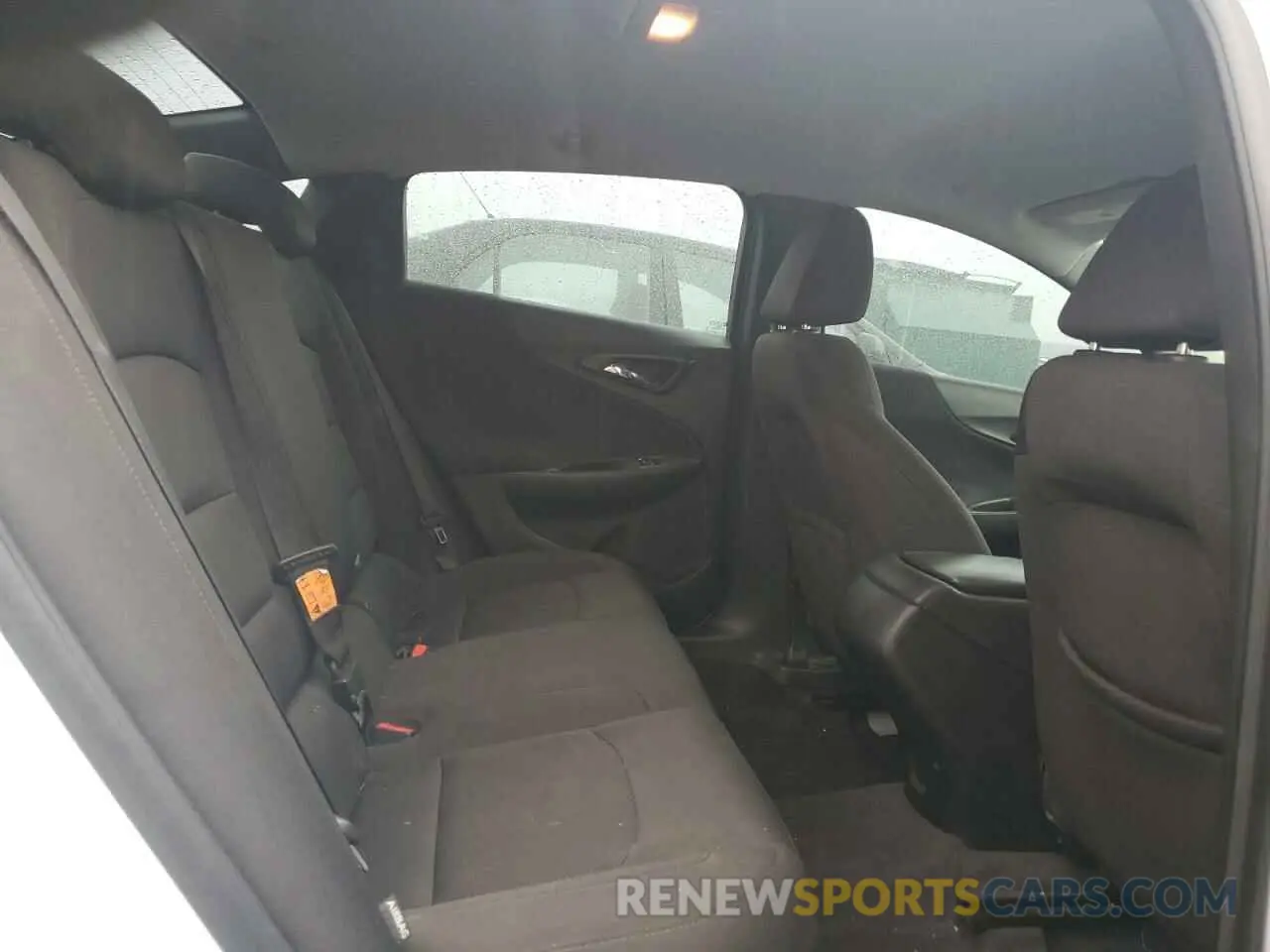 10 Photograph of a damaged car 1G1ZC5ST8KF182834 CHEVROLET MALIBU 2019