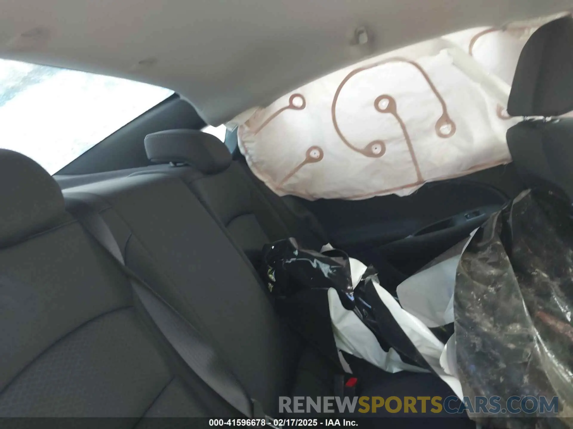 8 Photograph of a damaged car 1G1ZC5ST9KF135456 CHEVROLET MALIBU 2019