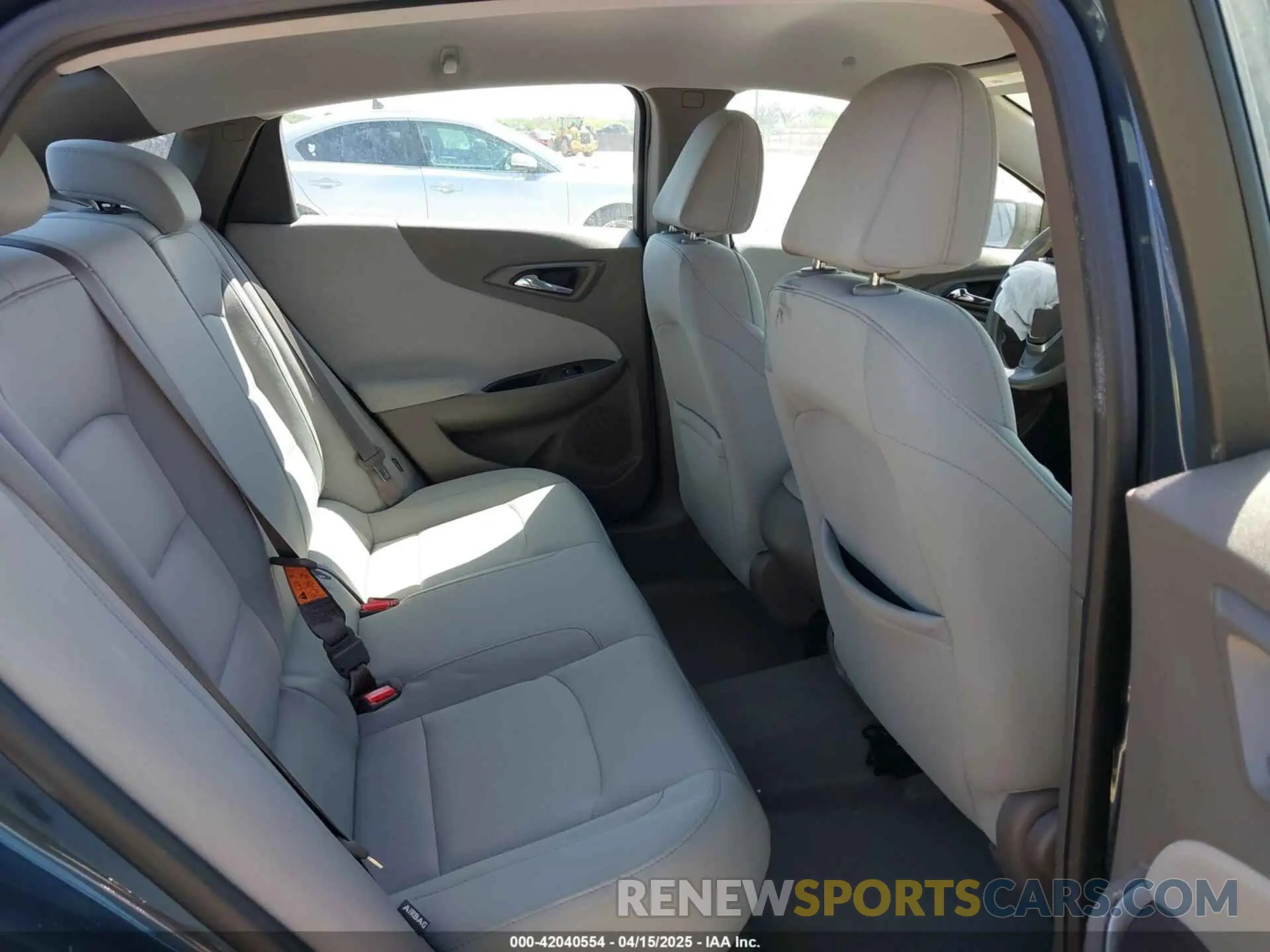 8 Photograph of a damaged car 1G1ZC5ST9KF169056 CHEVROLET MALIBU 2019