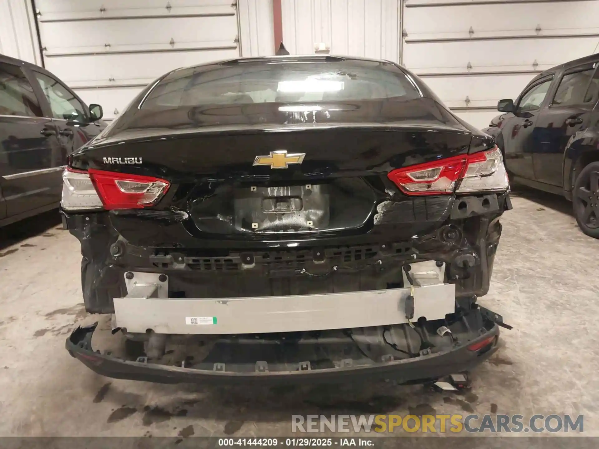 17 Photograph of a damaged car 1G1ZC5STXKF123929 CHEVROLET MALIBU 2019