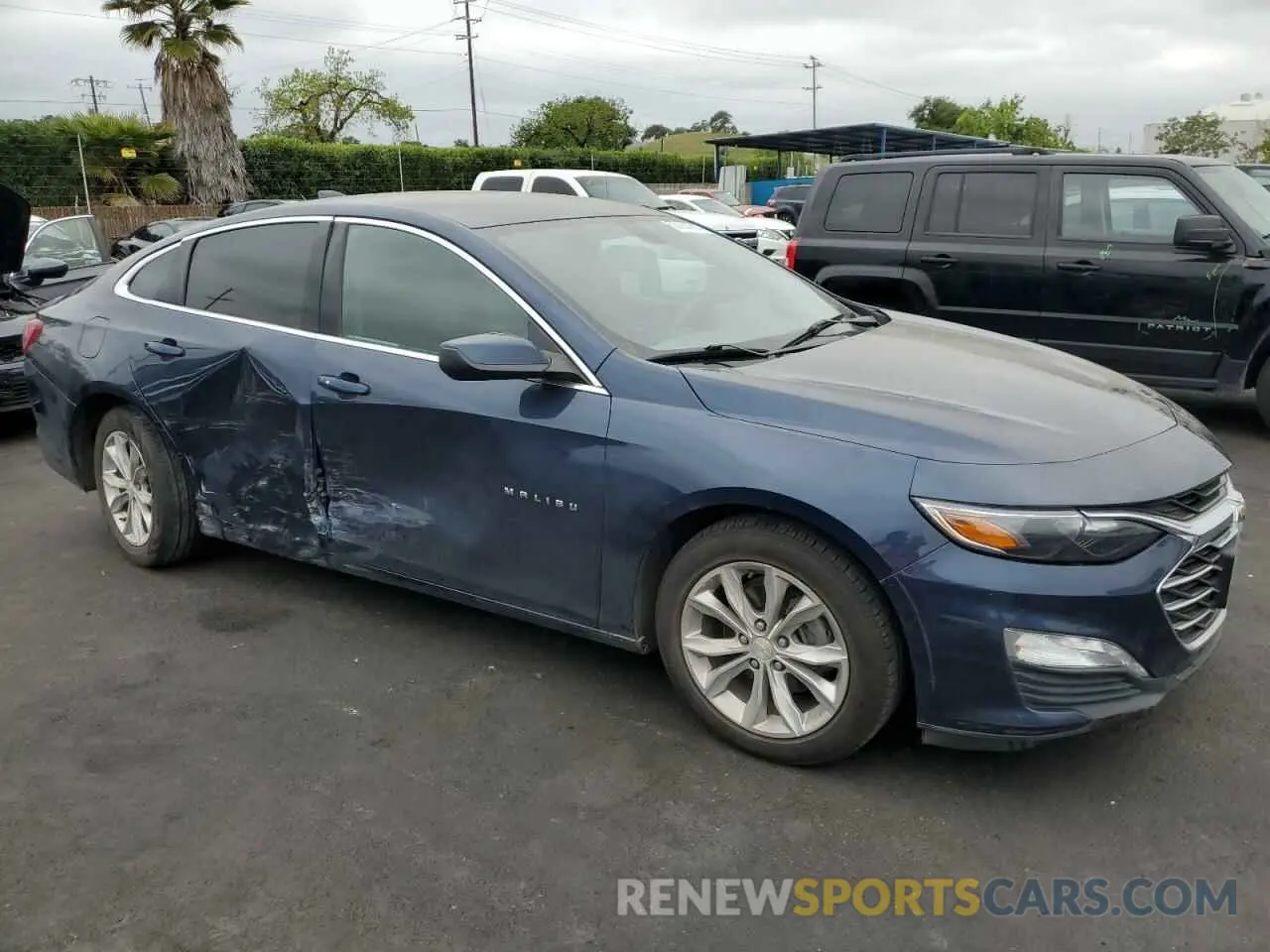 4 Photograph of a damaged car 1G1ZD5ST0KF113987 CHEVROLET MALIBU 2019