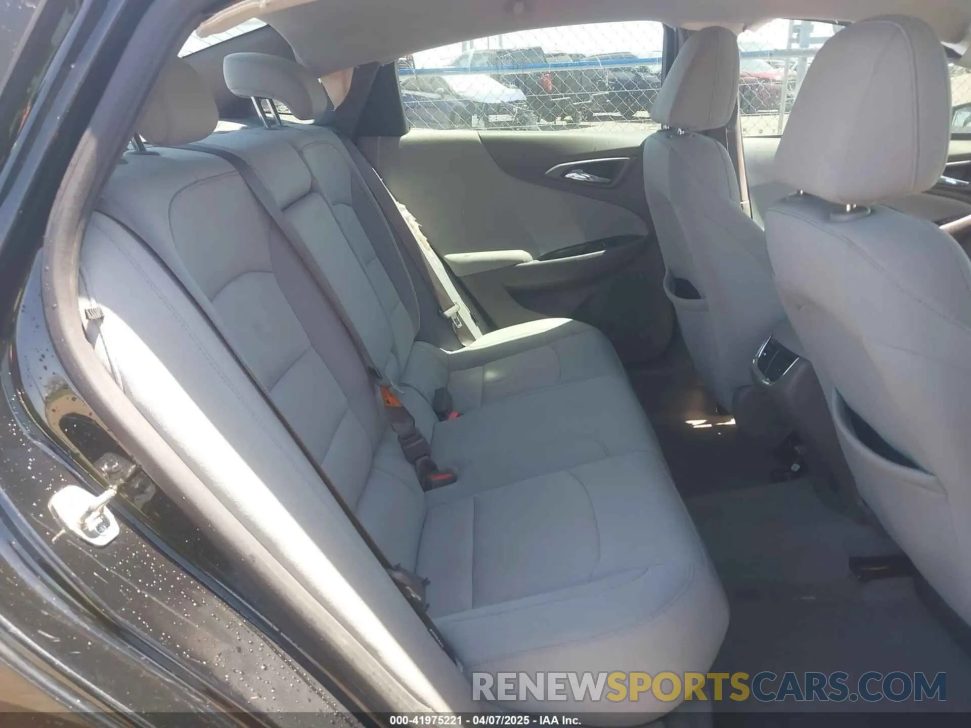 8 Photograph of a damaged car 1G1ZD5ST0KF117828 CHEVROLET MALIBU 2019