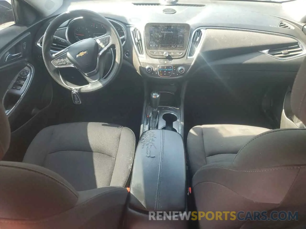 8 Photograph of a damaged car 1G1ZD5ST0KF120163 CHEVROLET MALIBU 2019