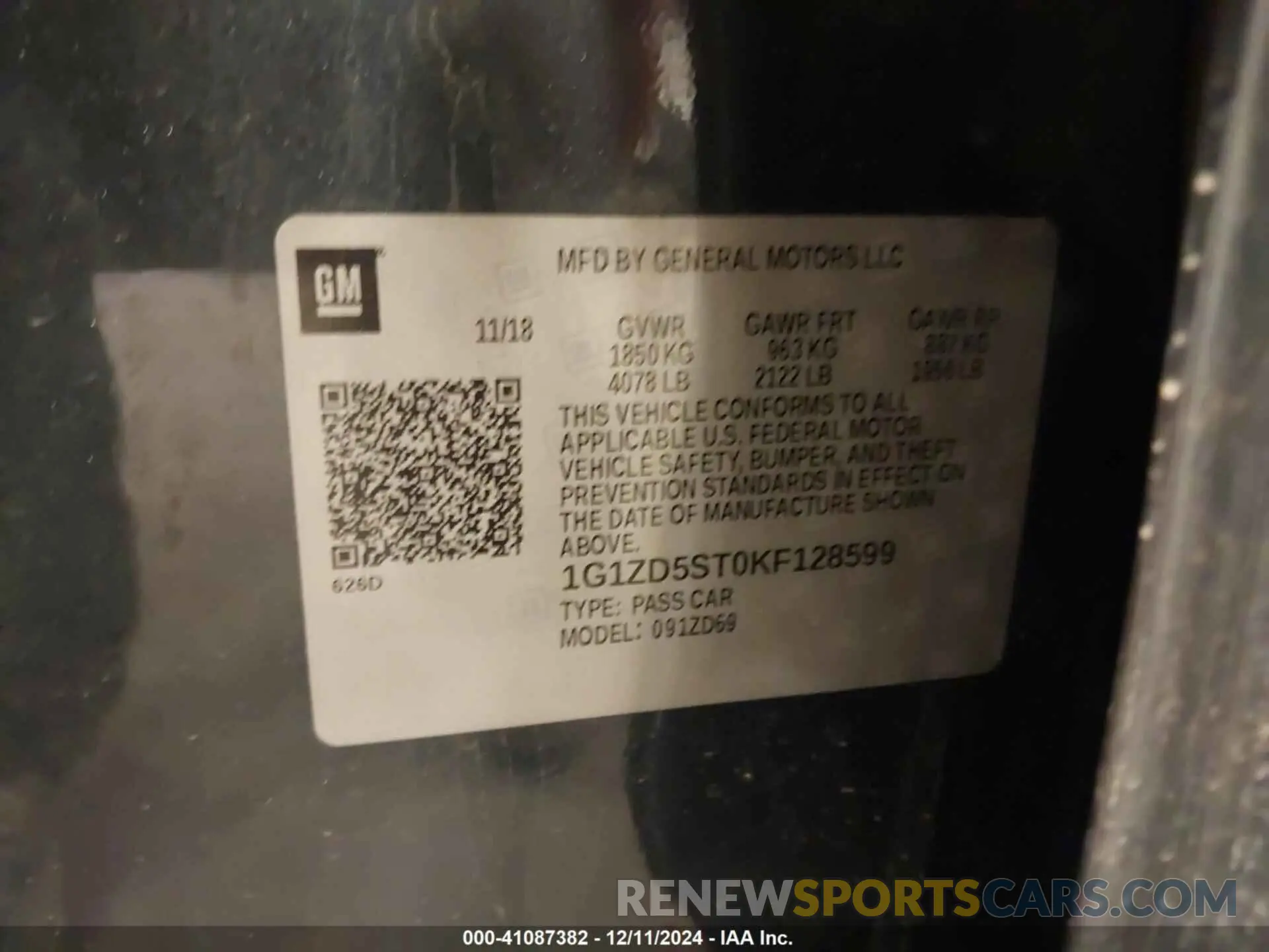 9 Photograph of a damaged car 1G1ZD5ST0KF128599 CHEVROLET MALIBU 2019